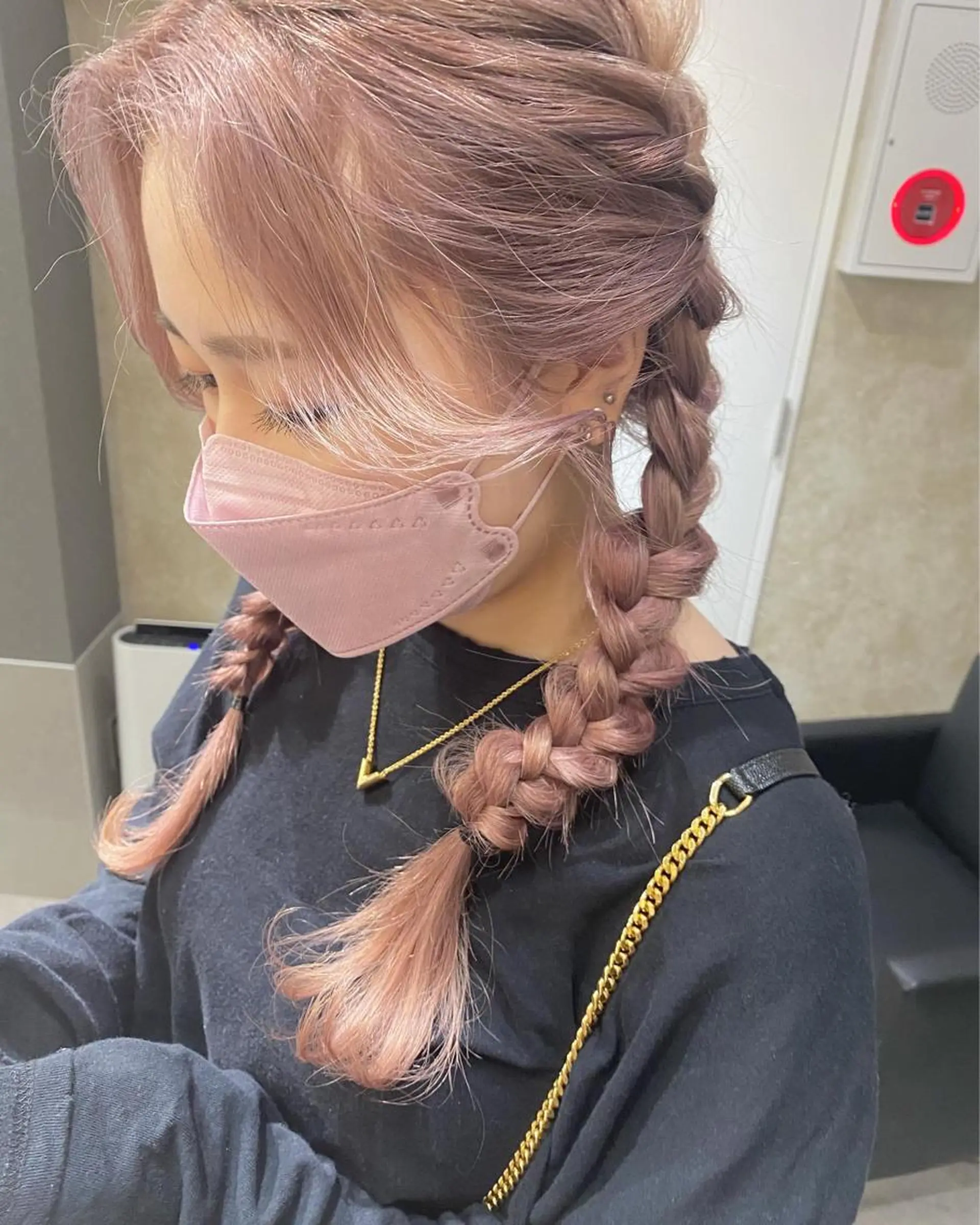 ロング カラー GiseL アンリのヘアスタイル