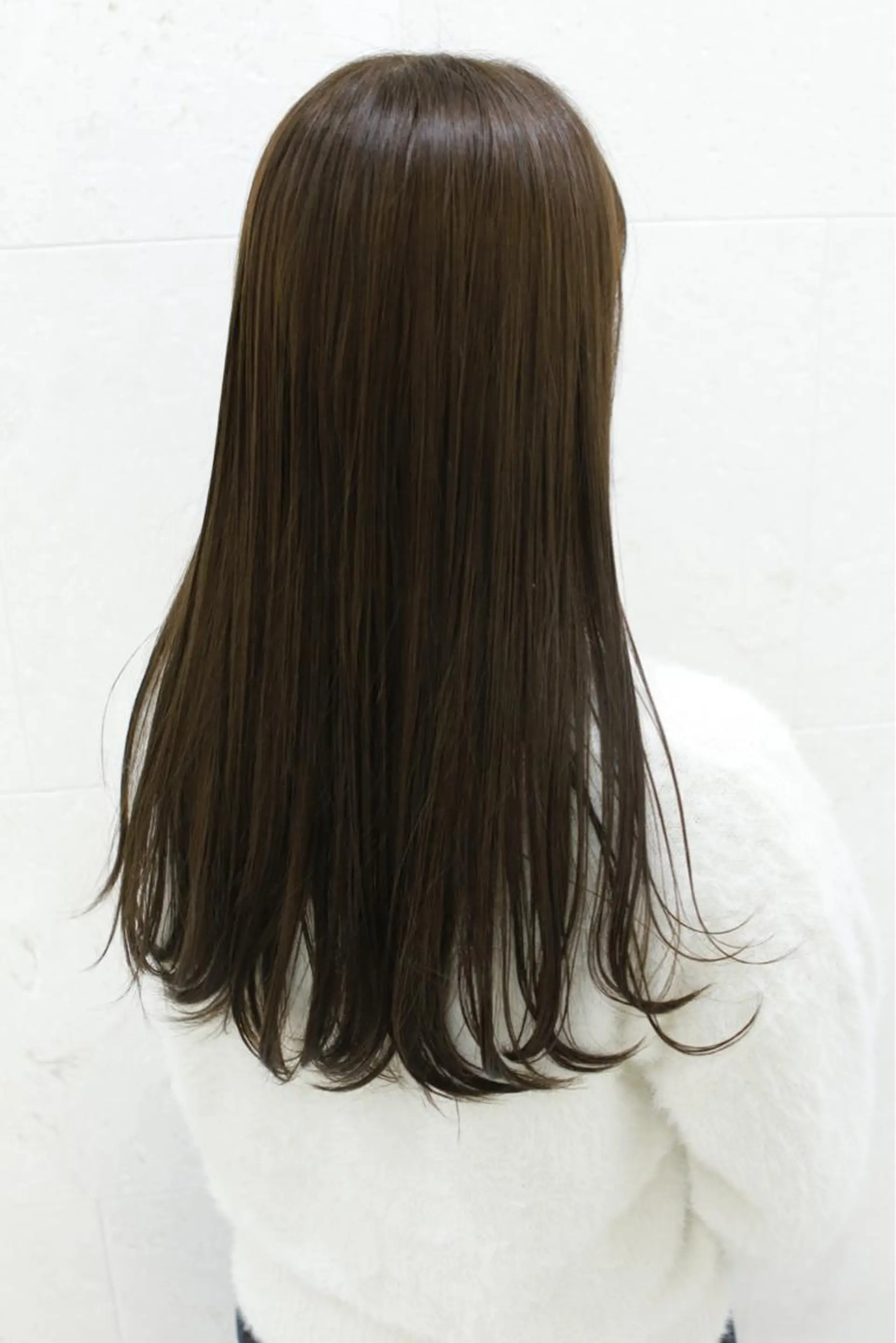 ロング カラー ベージュカラー フォギーベージュ ロング カット ヘアカラー トリートメント 斉藤 貴也のヘアスタイル