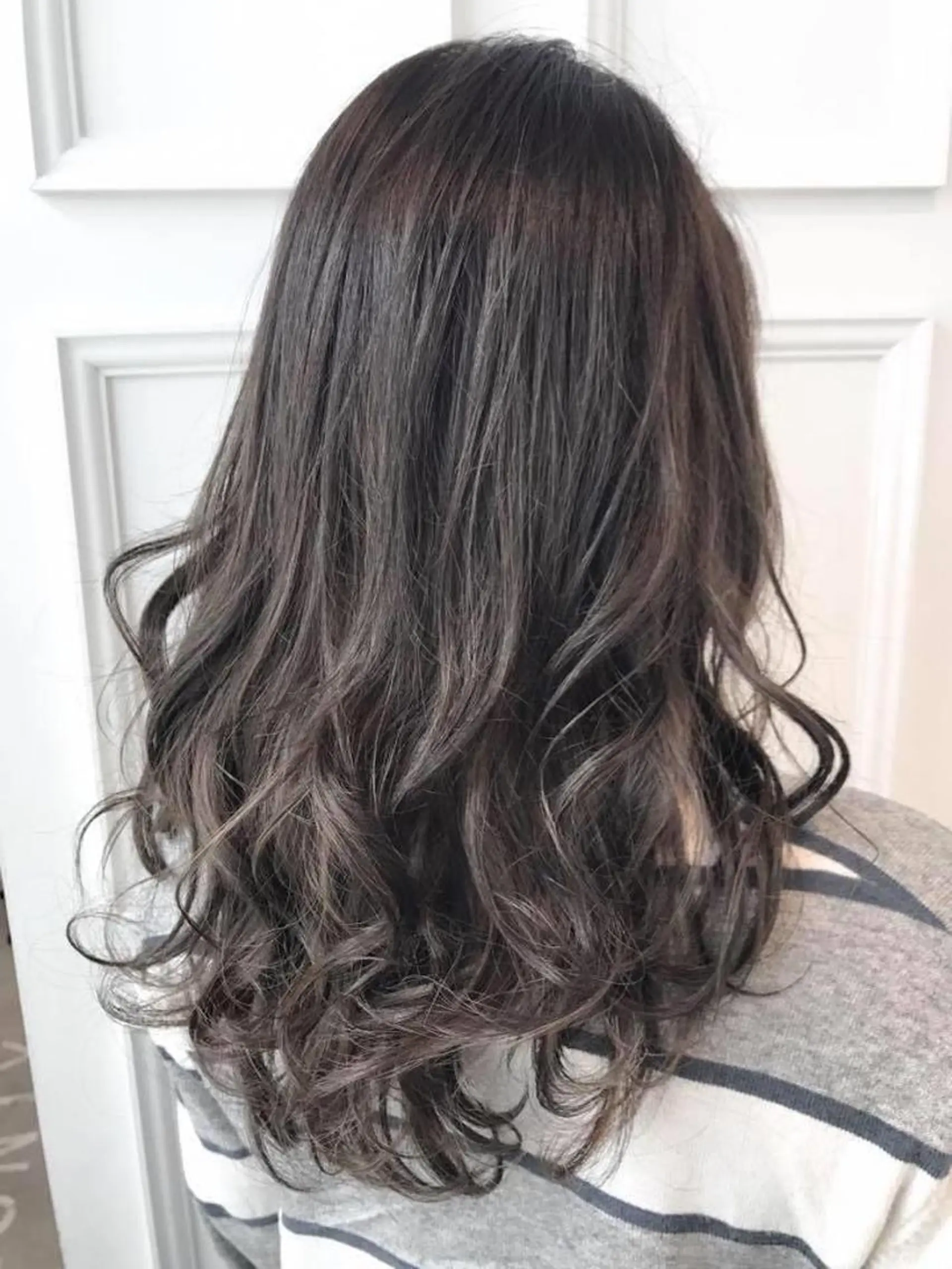 セミロング カラー グレージュ ハイライトカラー ハイライト eclair.髪質改善&トリートメント所属・【艶髪、透明感】西村 有司のヘアスタイル