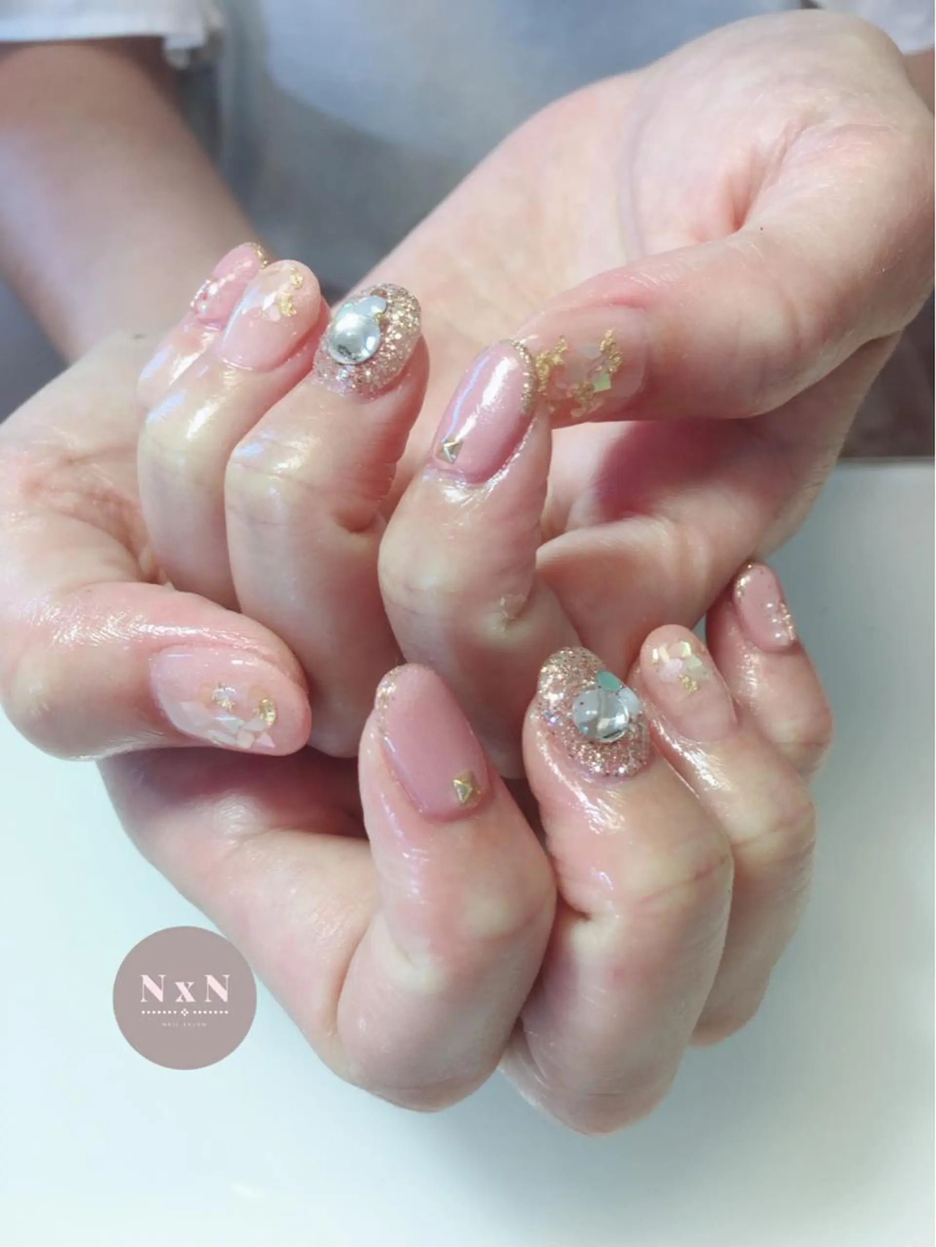 ネイル ジェルネイル ピンク ピンクベージュ ぷっくりネイル ストーンネイル ハンドネイル nail salon N×Nのネイルデザイン