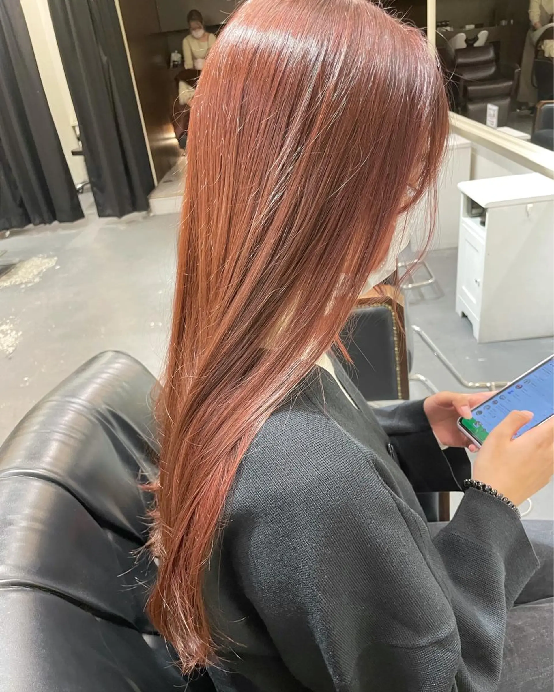 ロング カラー ヘアカラー ぱつっとボブ 古家 佑真のヘアスタイル
