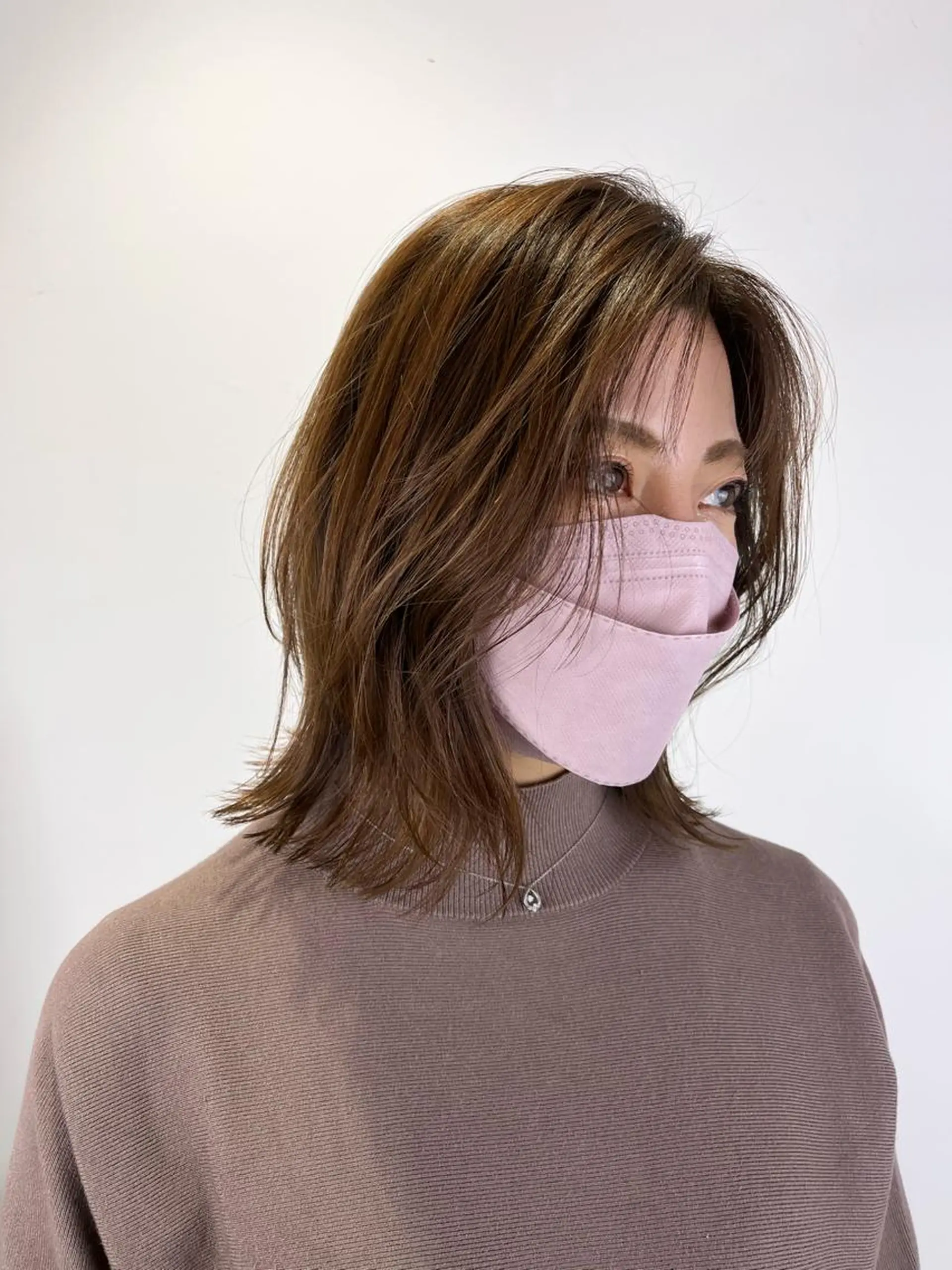 ミディアム カラー ボブレイヤー グレージュ ミルクティーグレージュ ボブ レイヤーカット カット ヘアカラー トリートメント SALOWIN神戸三宮店所属・【美髪を叶える】中谷 彰宏（アキ)のヘアスタイル