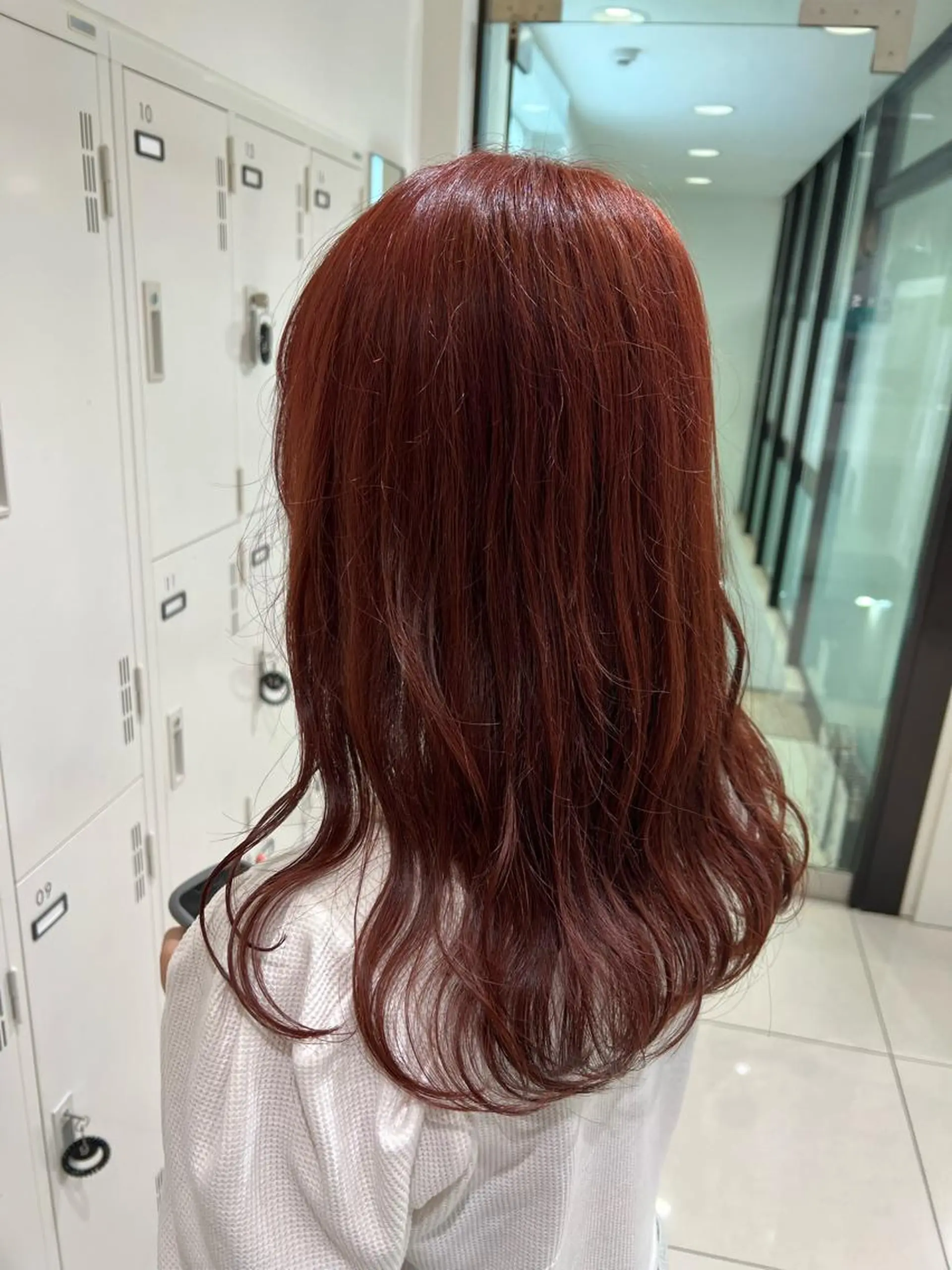 セミロング カラー ブリーチ ボルドーカラー ブリーチなしカラー ピンクカラー トリートメント ヘアカラー トリートメント 【暖色カラー特化】 中山由梨のヘアスタイル