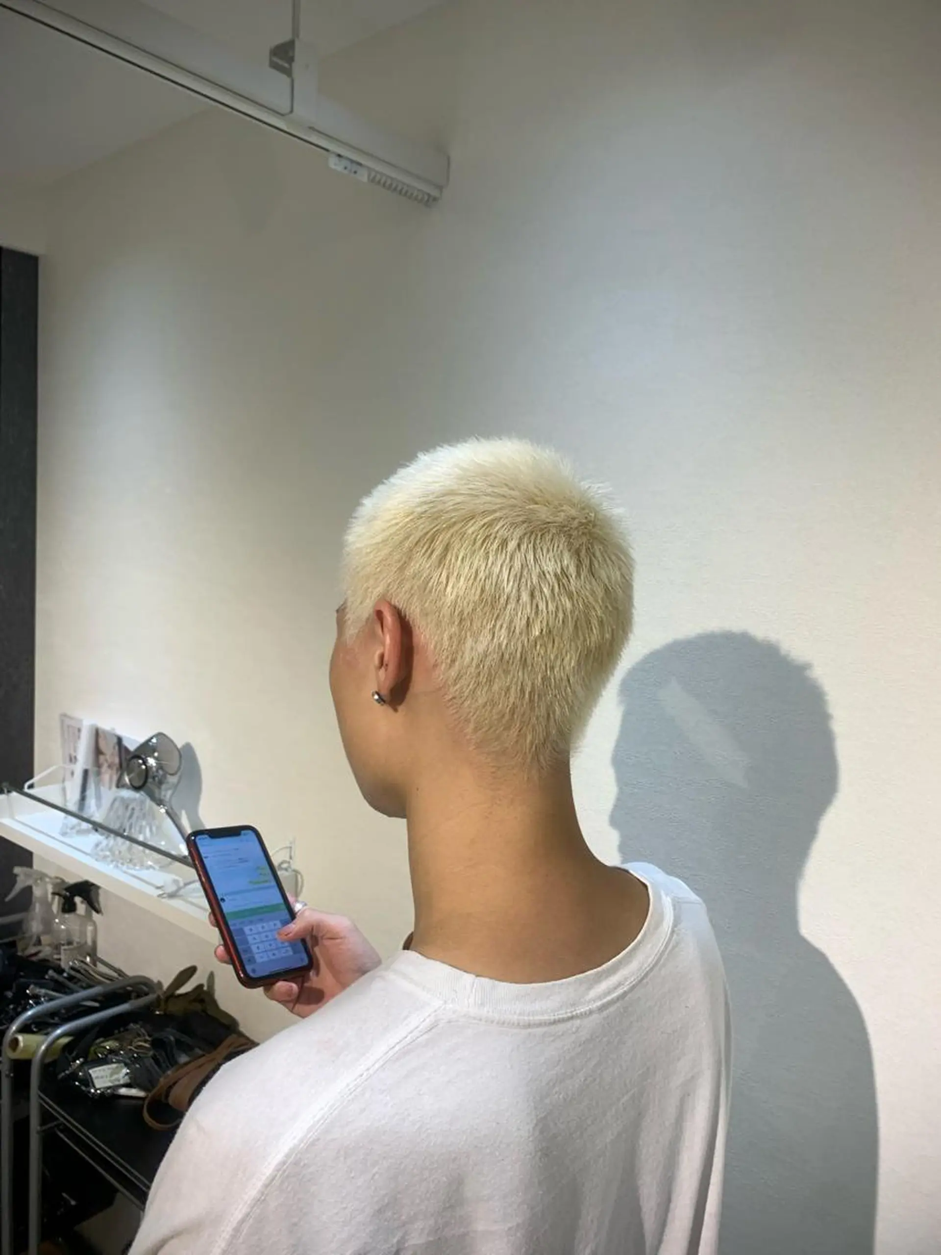 ショート カラー メンズ 抜きっぱなしブロンド カット 縮毛矯正とブリーチ /杉村凜汰郎のヘアスタイル
