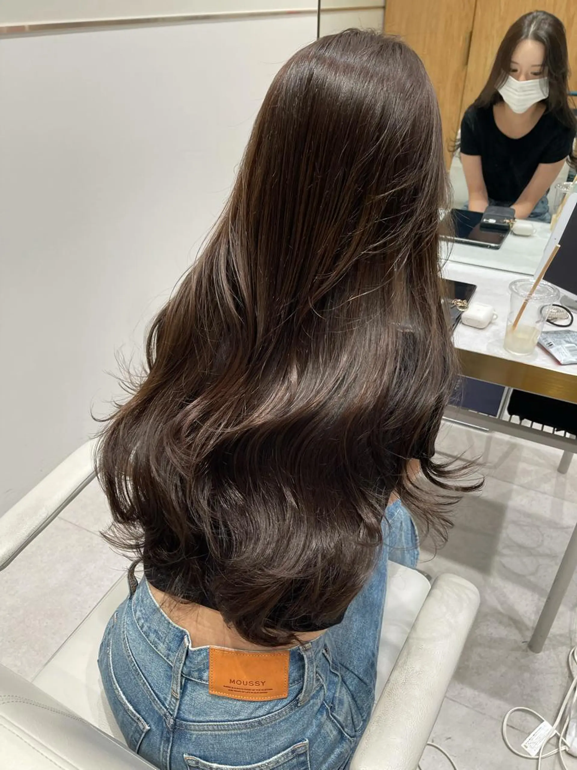 ロング カラー くびれヘア レイヤーカット 似合わせカット 小顔カット カット ヘアカラー トリートメント ボブパーマ ウルフパーマのヘアスタイル