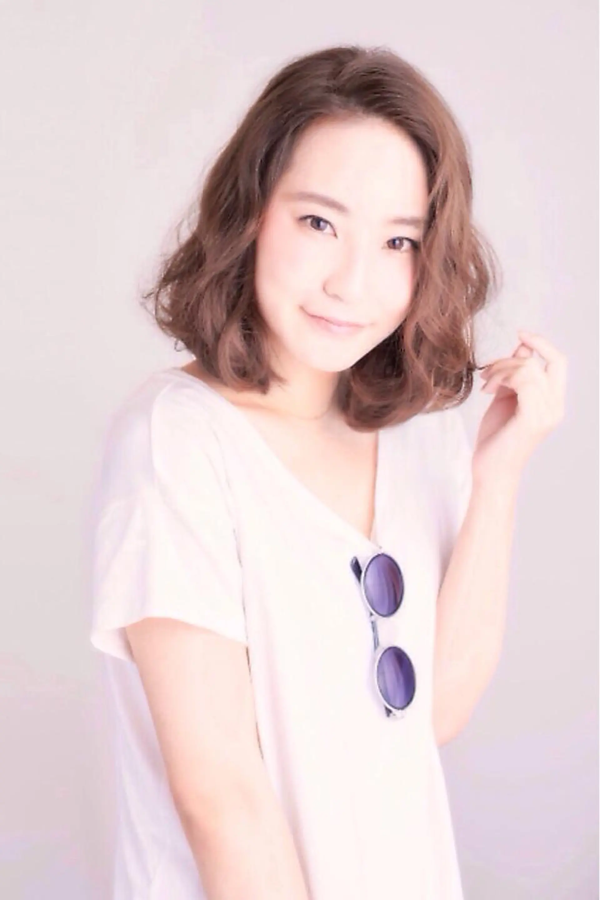 ミディアム カラー パーマ アッシュ 透明感カラー ボブ アオガミ （前髪顔周りカット）のヘアスタイル