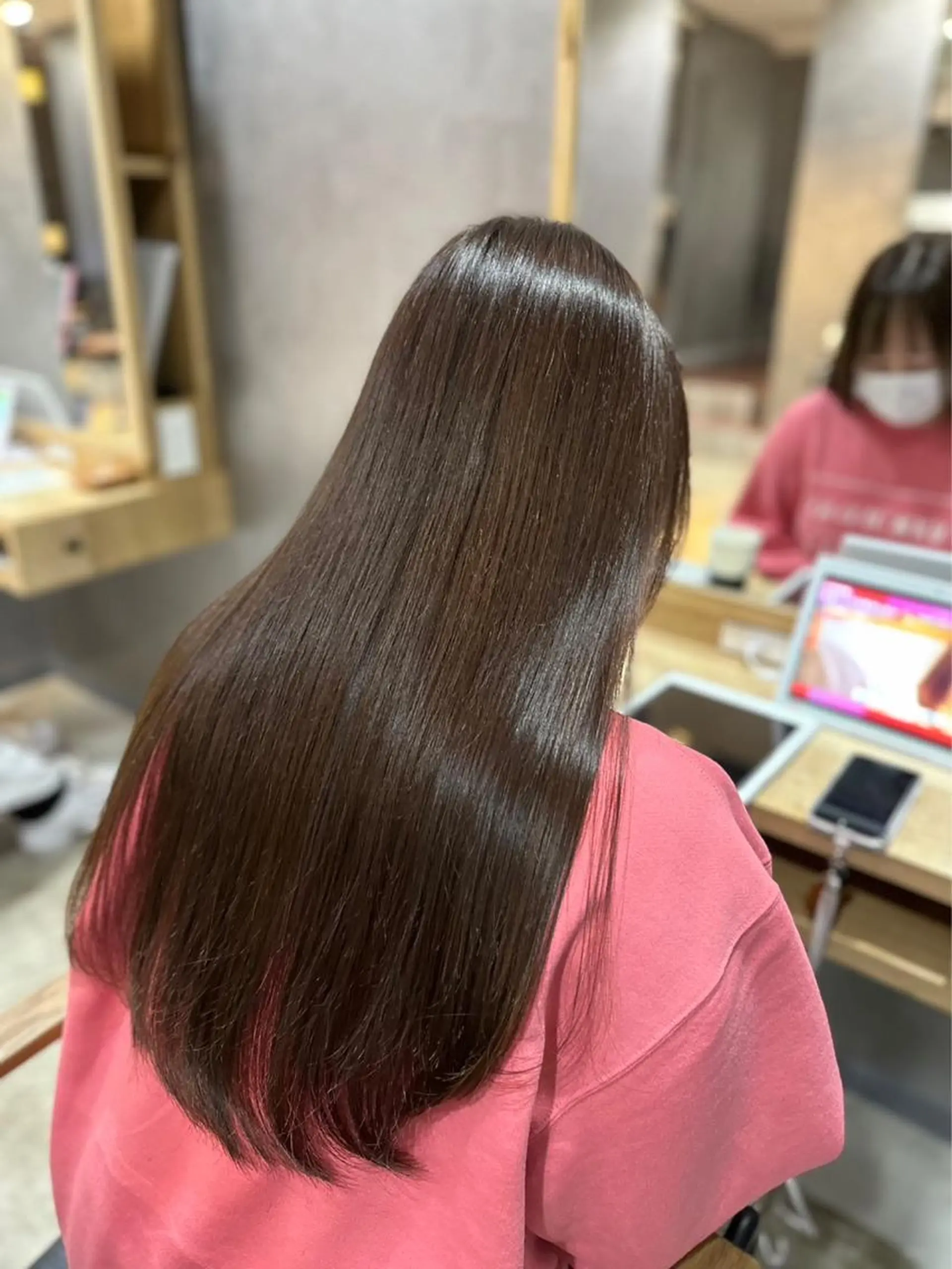 ロング カラー 椋 愛穂のヘアスタイル
