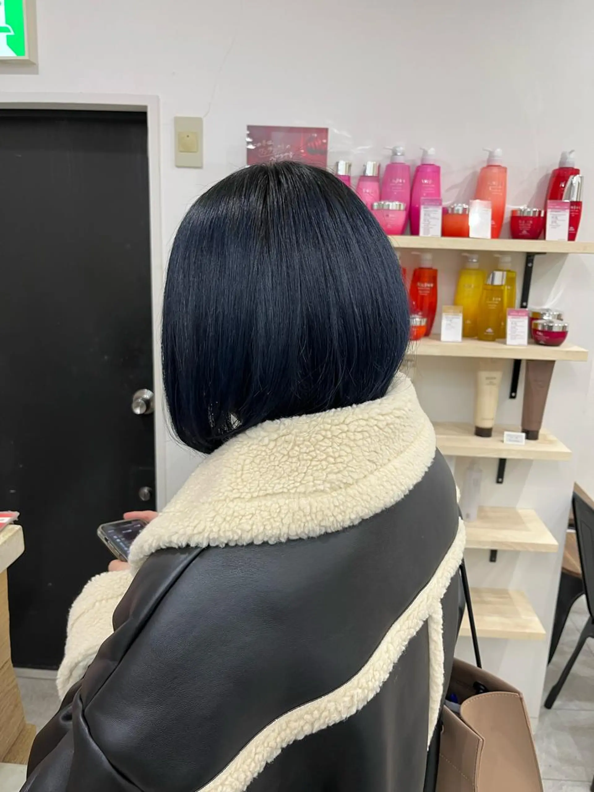 ショート カラー 黒髪 ブルーカラー ブルーブラック カットモデル募集🐺 らいと💎のヘアスタイル