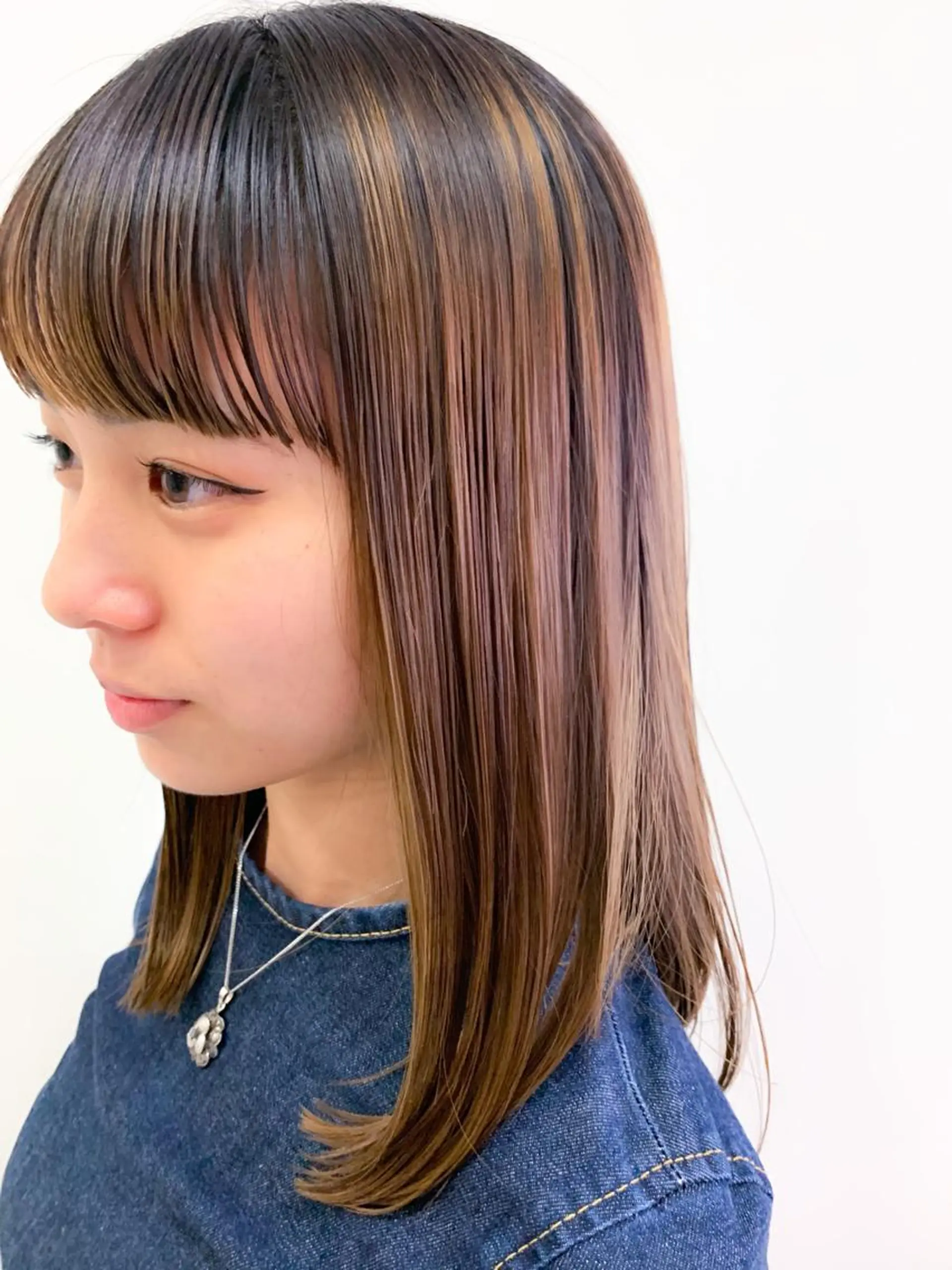 セミロング カラー パーマ セミロングパーマ アッシュ ブリーチ ケアブリーチ 透明感カラー モリシュンスケ /レイヤー/髪質改善のヘアスタイル