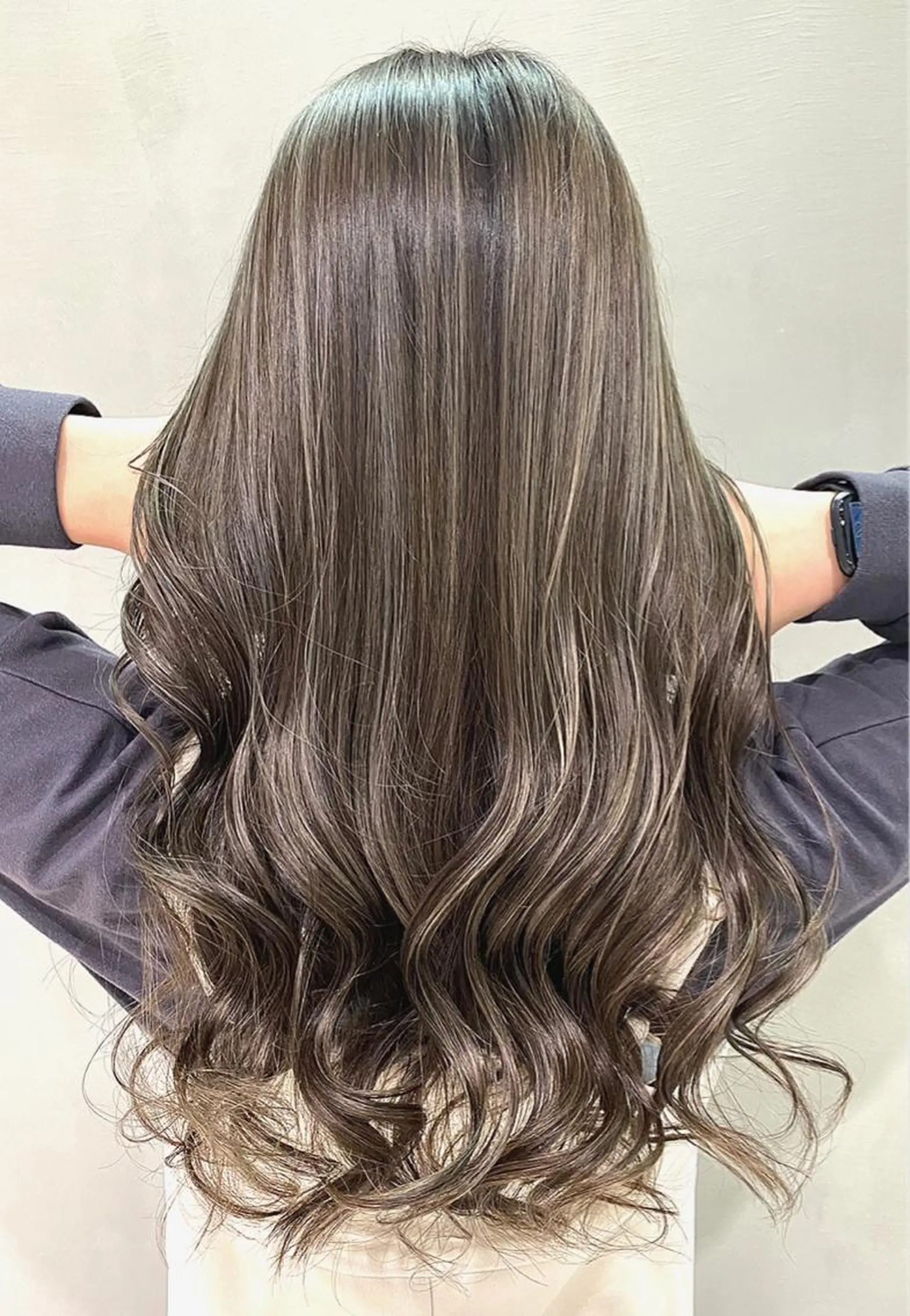 ロング ハイライト MUK ムクのヘアスタイル