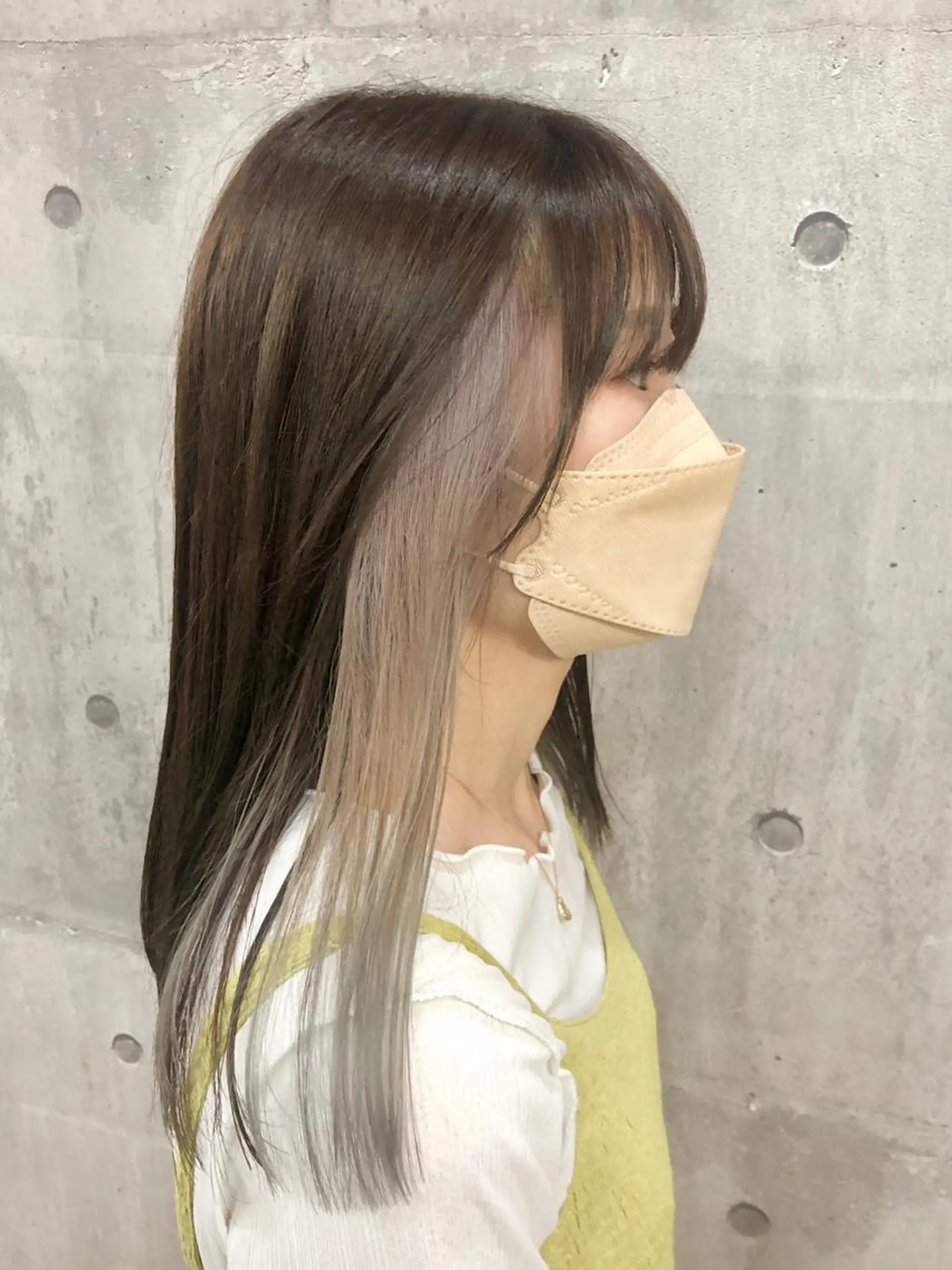 ロング カラー ベージュカラー イヤリングカラー ホワイトベージュ カット ヘアカラー トリートメント レイヤー/韓国 ハイトーン興津史弥のヘアスタイル