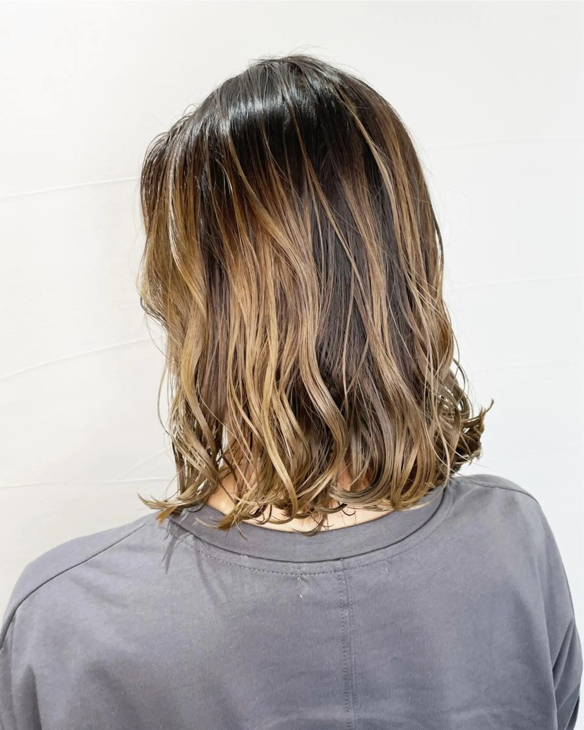 ミディアム カラー バレイヤージュ レイヤーカット ヘアカラー トリートメント バレイヤージュカラー 特化美容師✨星皓太のヘアスタイル
