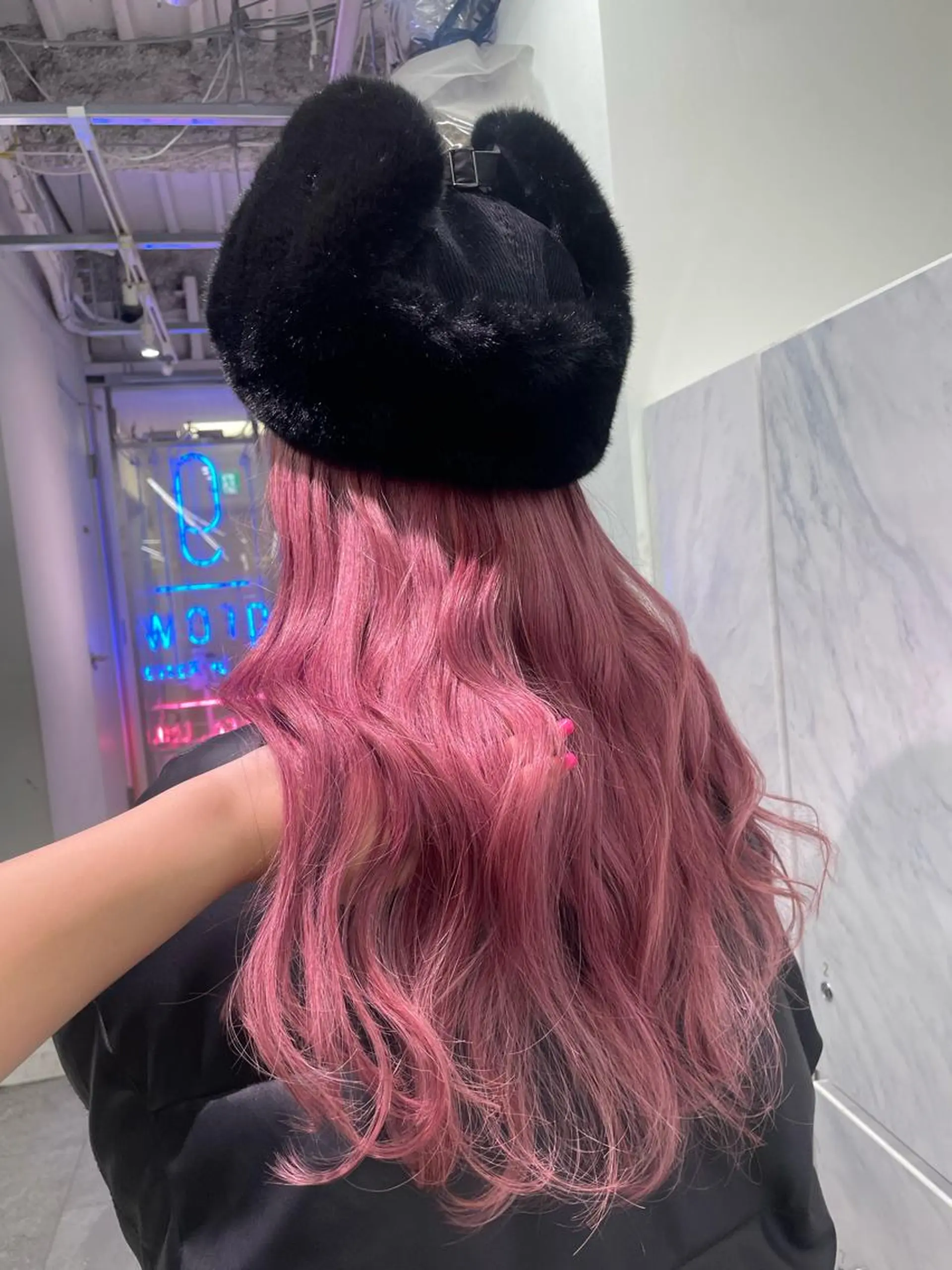 ロング カラー ヘアアレンジ プルエクステ ダブルカラー エクステ エクステ 🪸ハイトーンカラー エクステmisakiのヘアスタイル