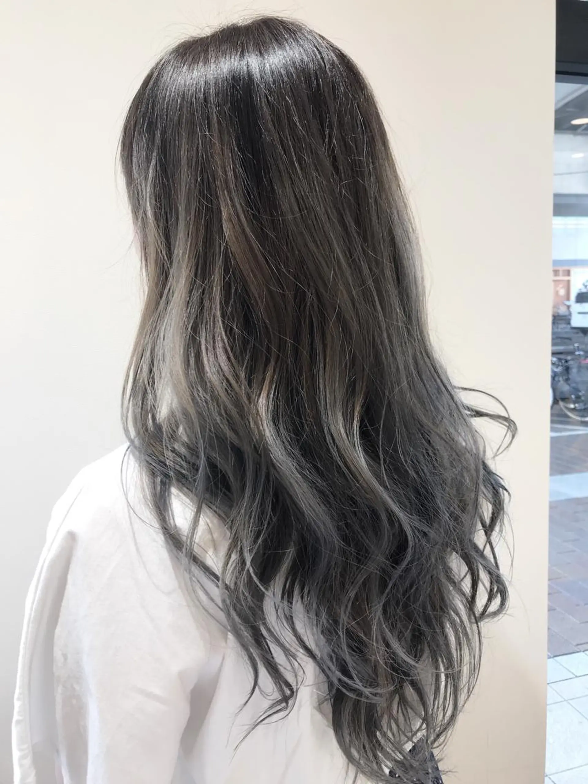 ロング カラー グラデーションカラー イルミナカラー ヘアカラー ハイライト/髪質改善 ✂️十河祐輝のヘアスタイル