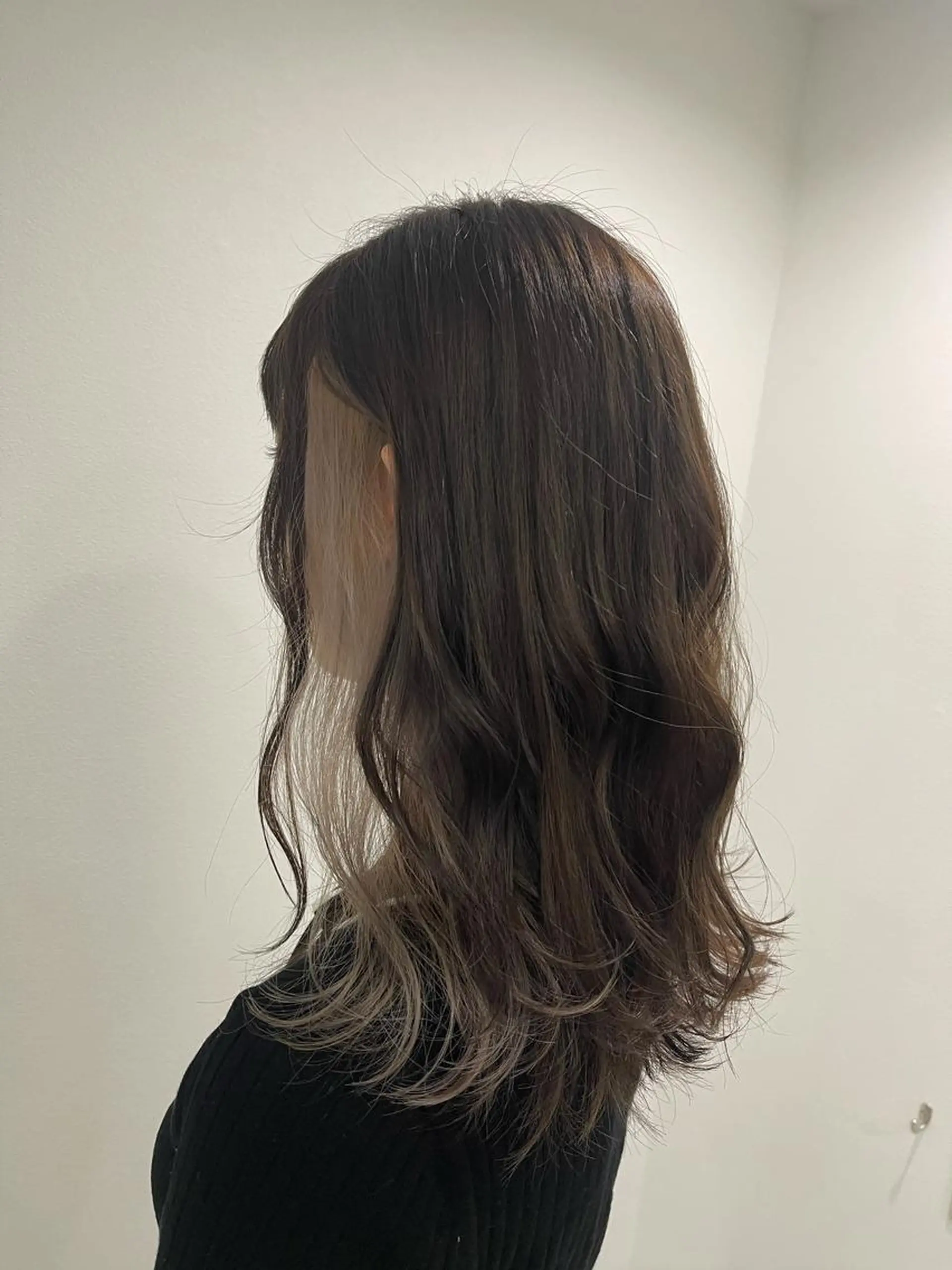 セミロング カラー アディクシーカラー イルミナカラー トリートメント ヘアカラー トリートメント &chaLme   心斎橋所属・emi/髪質改善/ 韓国風/艶カラーのヘアスタイル