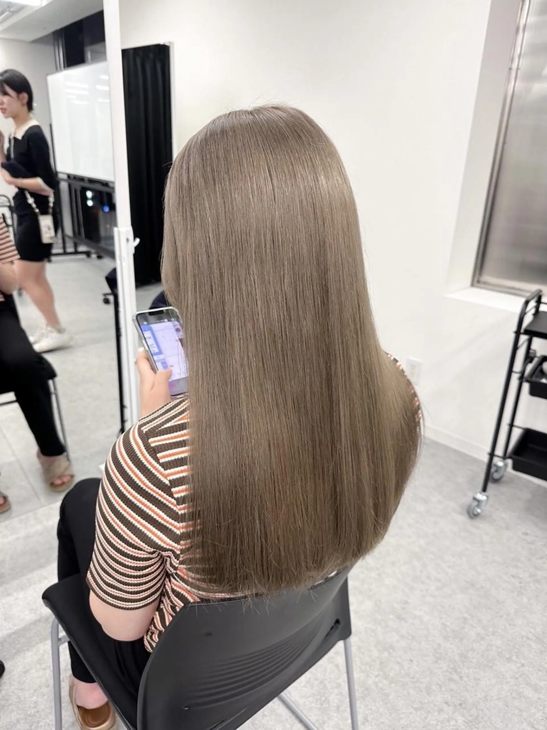 カラー 池袋SHE🍀 赤み消しカラー🍀のヘアスタイル