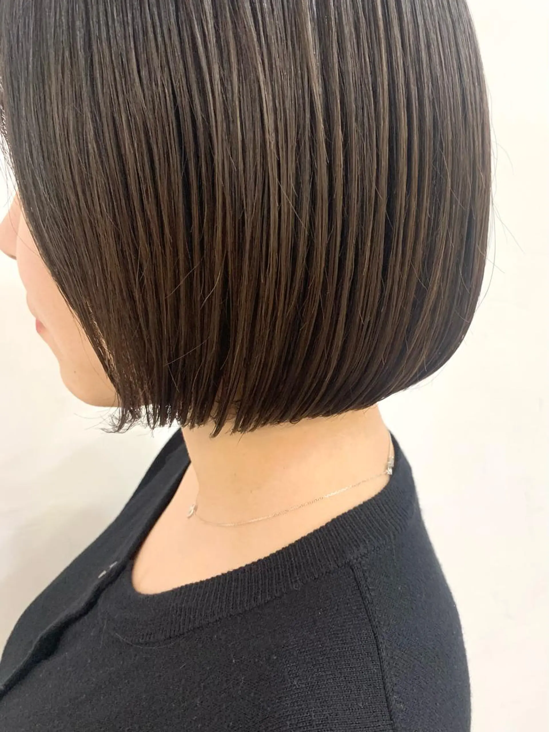 ミディアム カラー ベージュカラー ボブ カット ヘアカラー トリートメント chama レイヤーカットのヘアスタイル