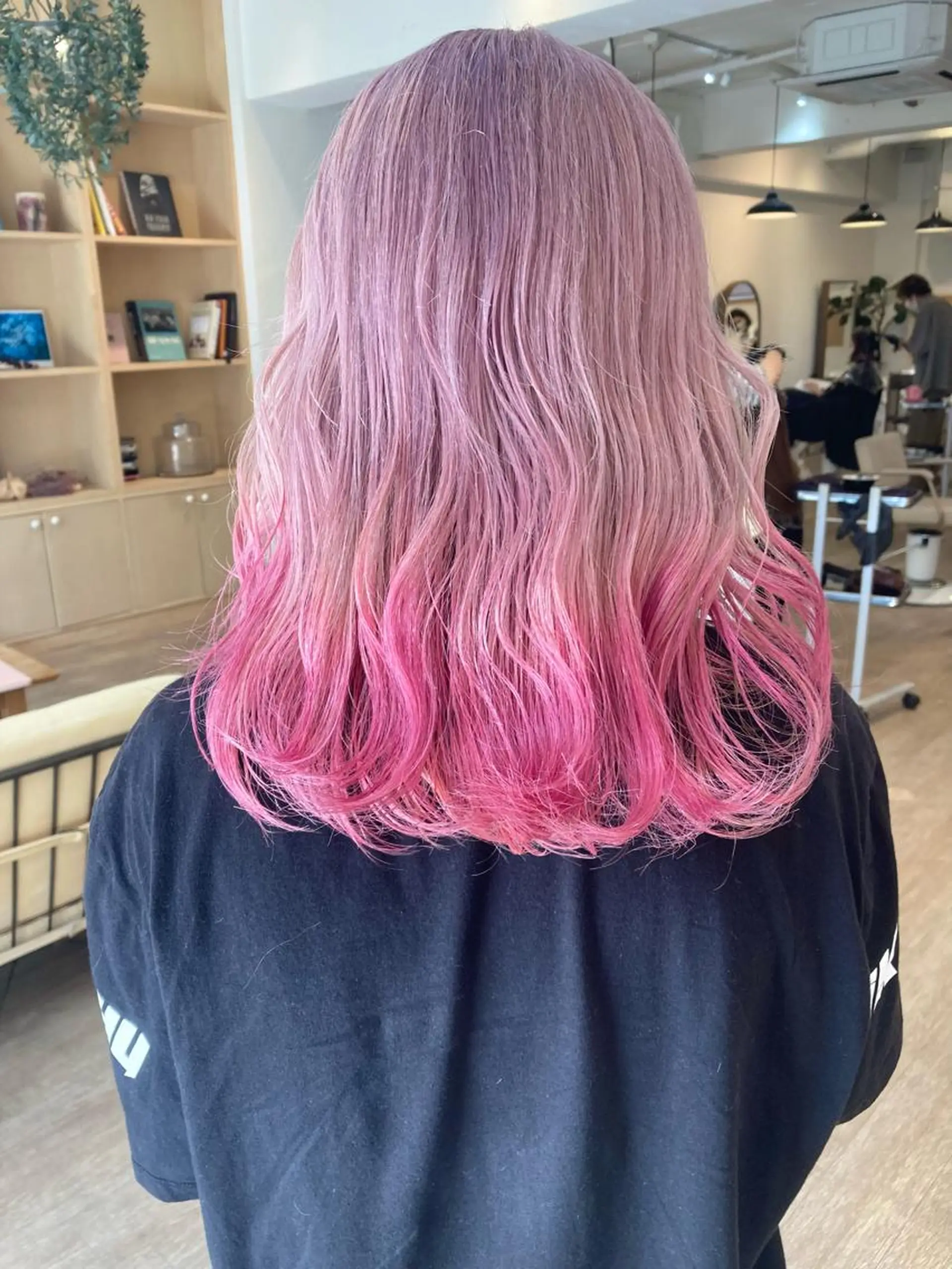 ミディアム カラー ネイル ヘアカラー ポミエ恵比寿所属・🤎口コミ5.0 カラー好評🤎KENのヘアスタイル