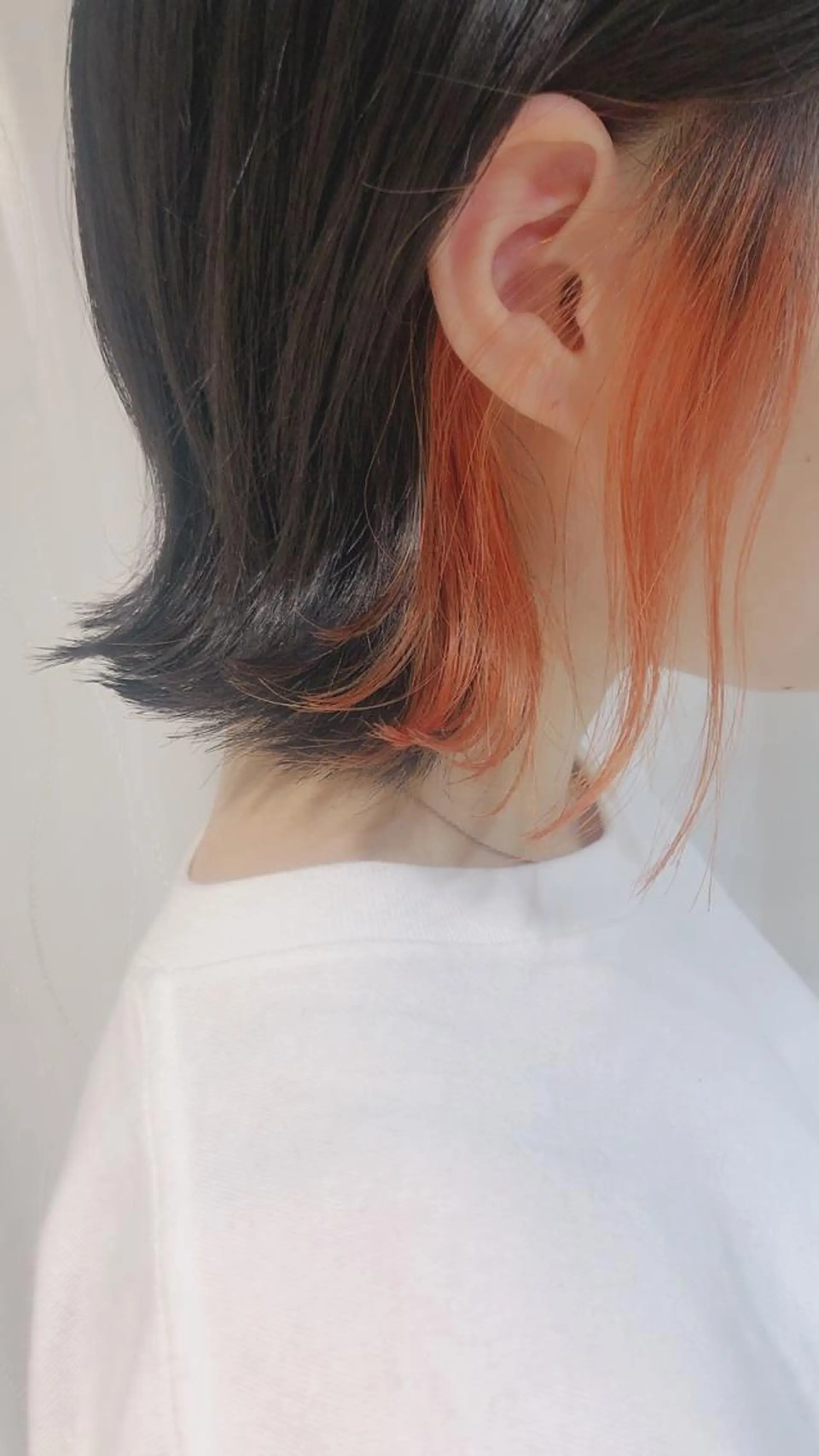 ショート カラー ブリーチ イヤリングカラー オレンジ ヘアカラー 湯田実津希🤎 ﾐﾙｸﾃｨ専門のヘアスタイル