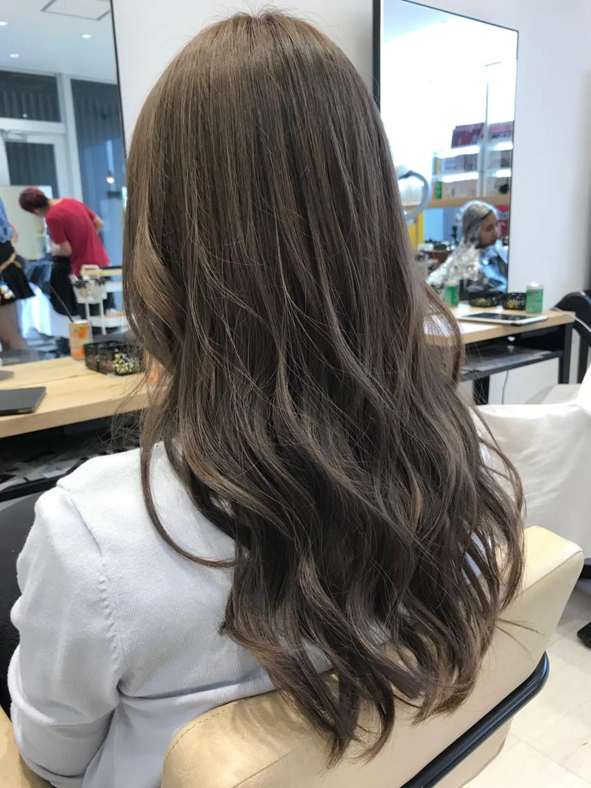 ロング カラー アッシュ アッシュグレー アッシュグレージュ グレージュ カット ヘアカラー トリートメント Le'a渋谷所属・インナーエクステ渋谷 🦋KAJIのヘアスタイル
