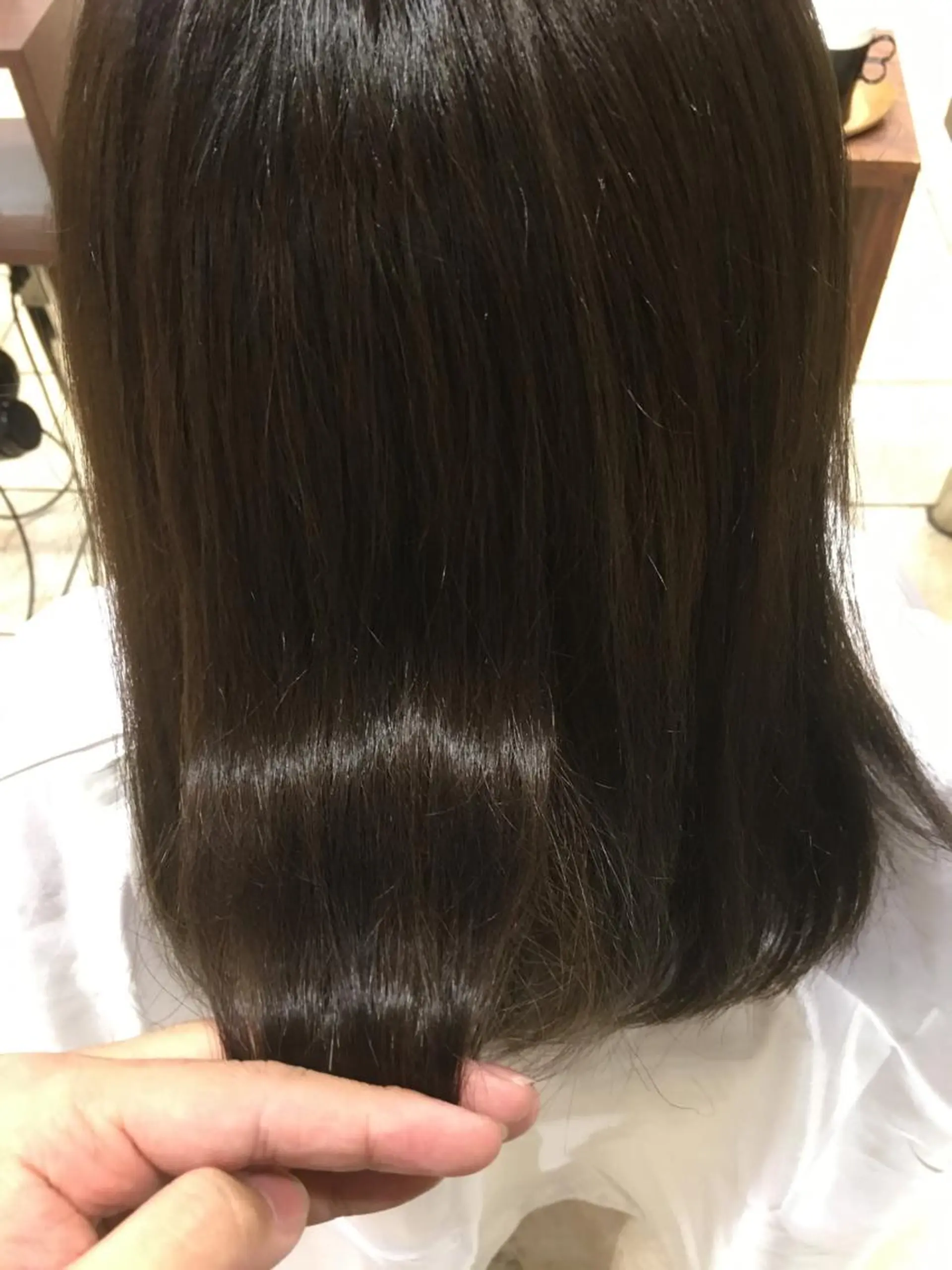 セミロング 縮毛矯正 TAKA 髪質改善のヘアスタイル