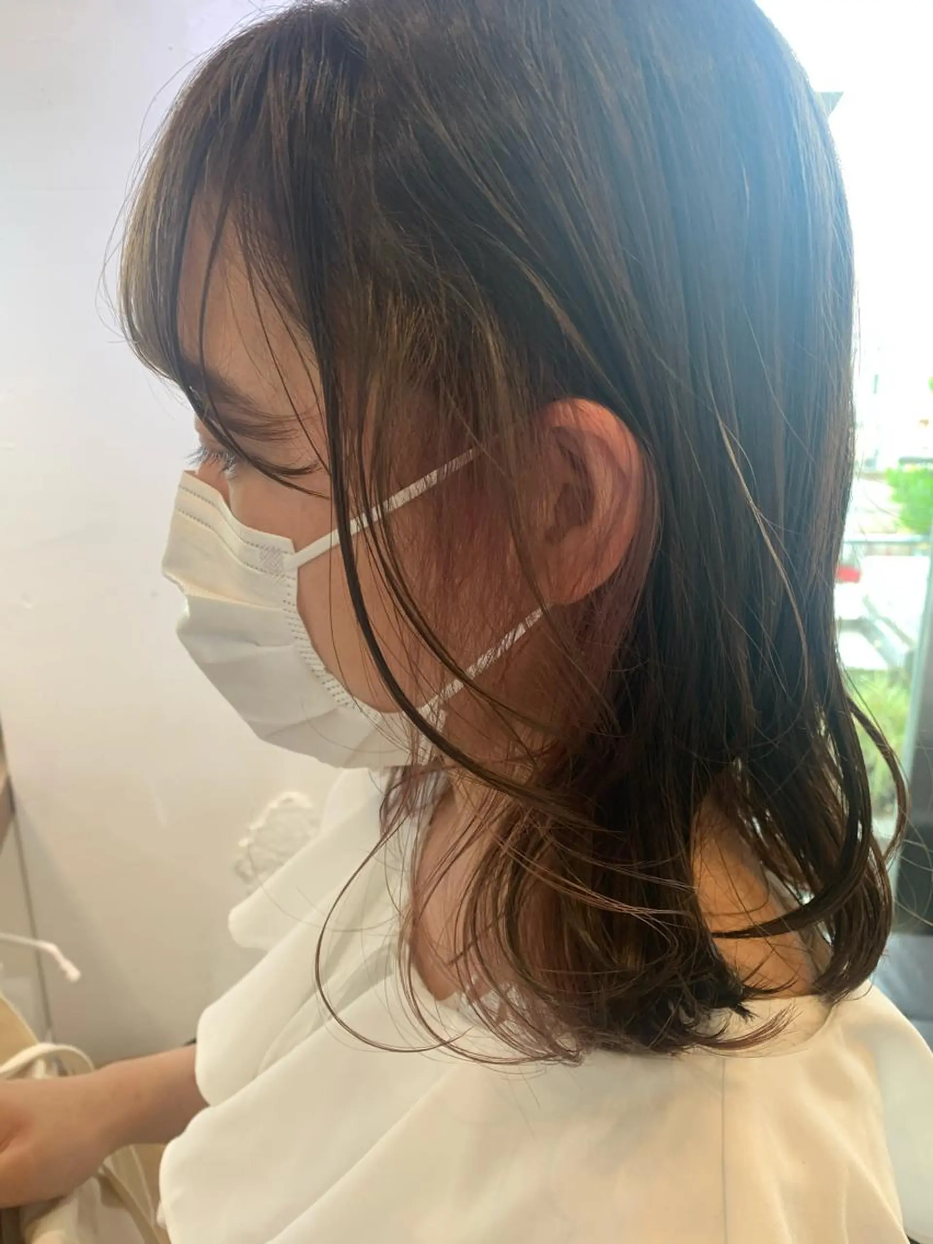 セミロング カラー イヤリングカラー インナーカラー ピンクカラー カット ヘアカラー 藤間 帆乃夏（とうまほのかのヘアスタイル