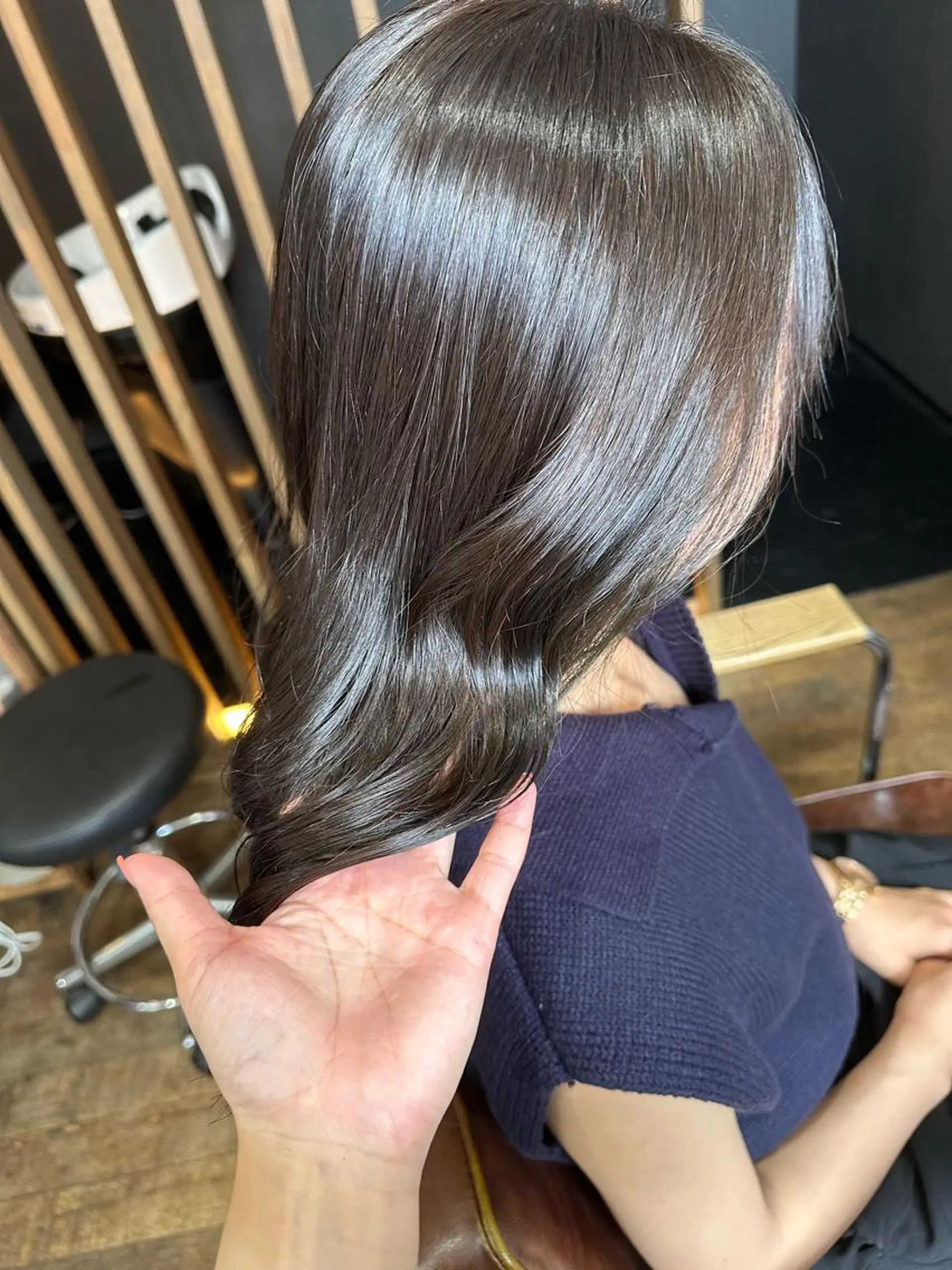 ミディアム ヘアカラー 半田 知穂のヘアスタイル