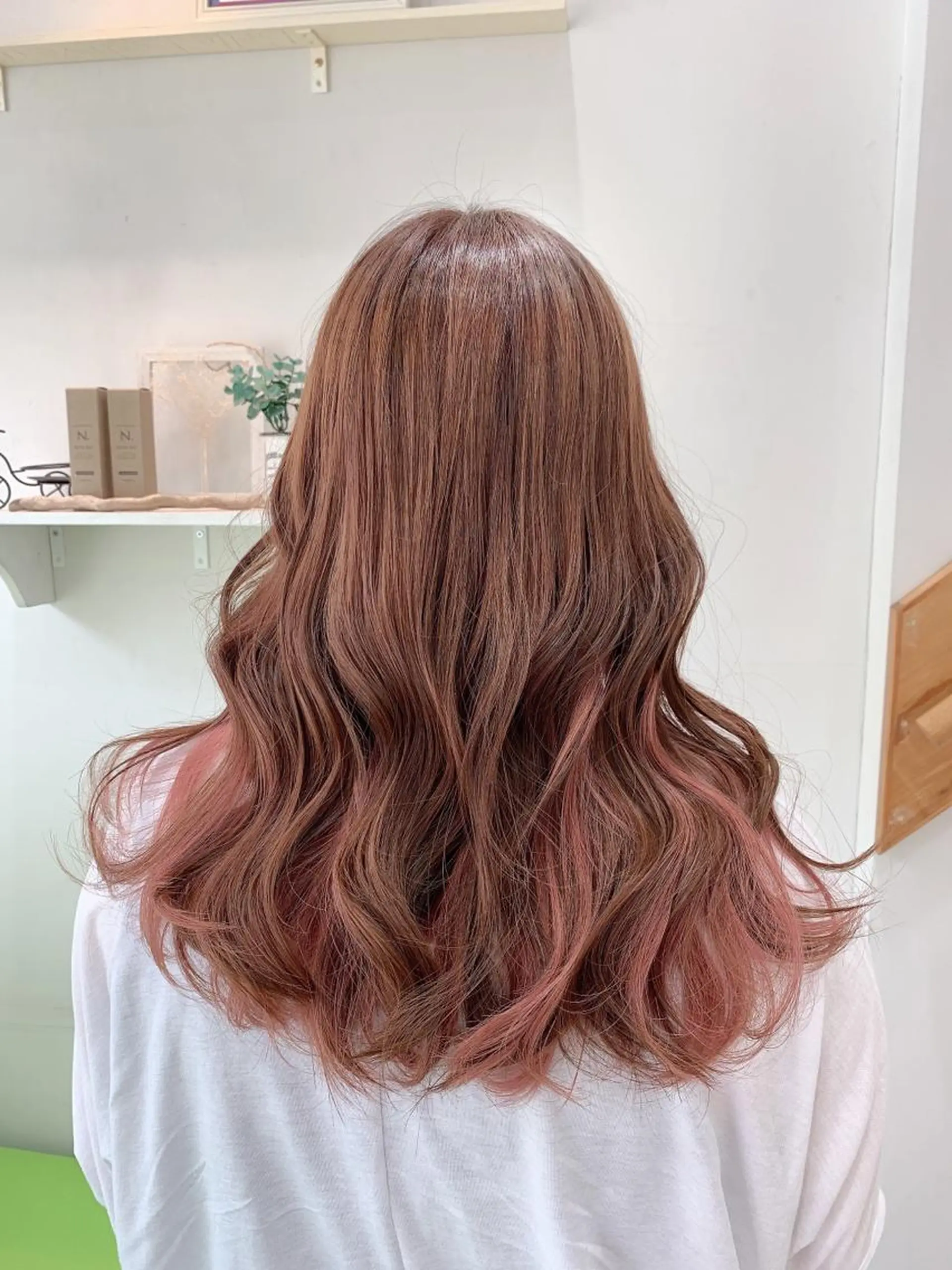 ロング カラー ピンクカラー ヘアカラー トリートメント ヘアアレンジ にいた　かづしげのヘアスタイル