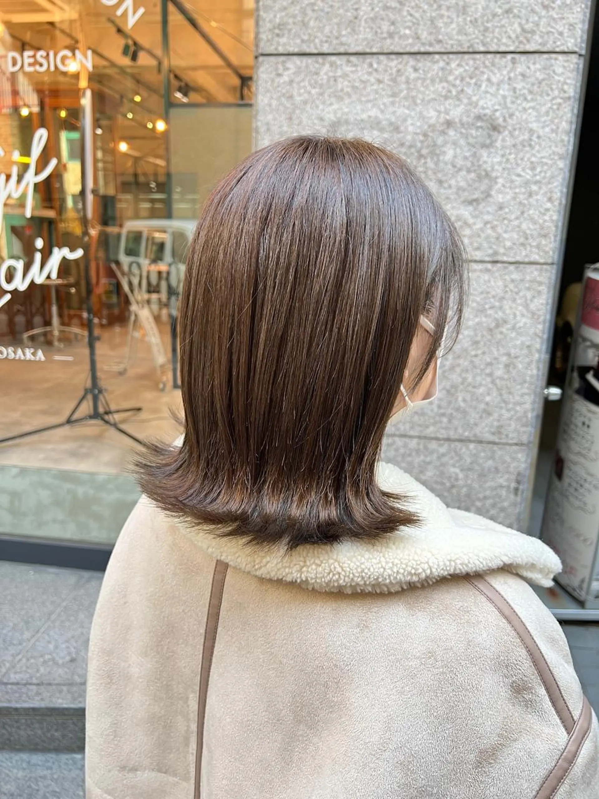 セミロング カラー ブラウンカラー くすみブラウン ノイシキ サキのヘアスタイル