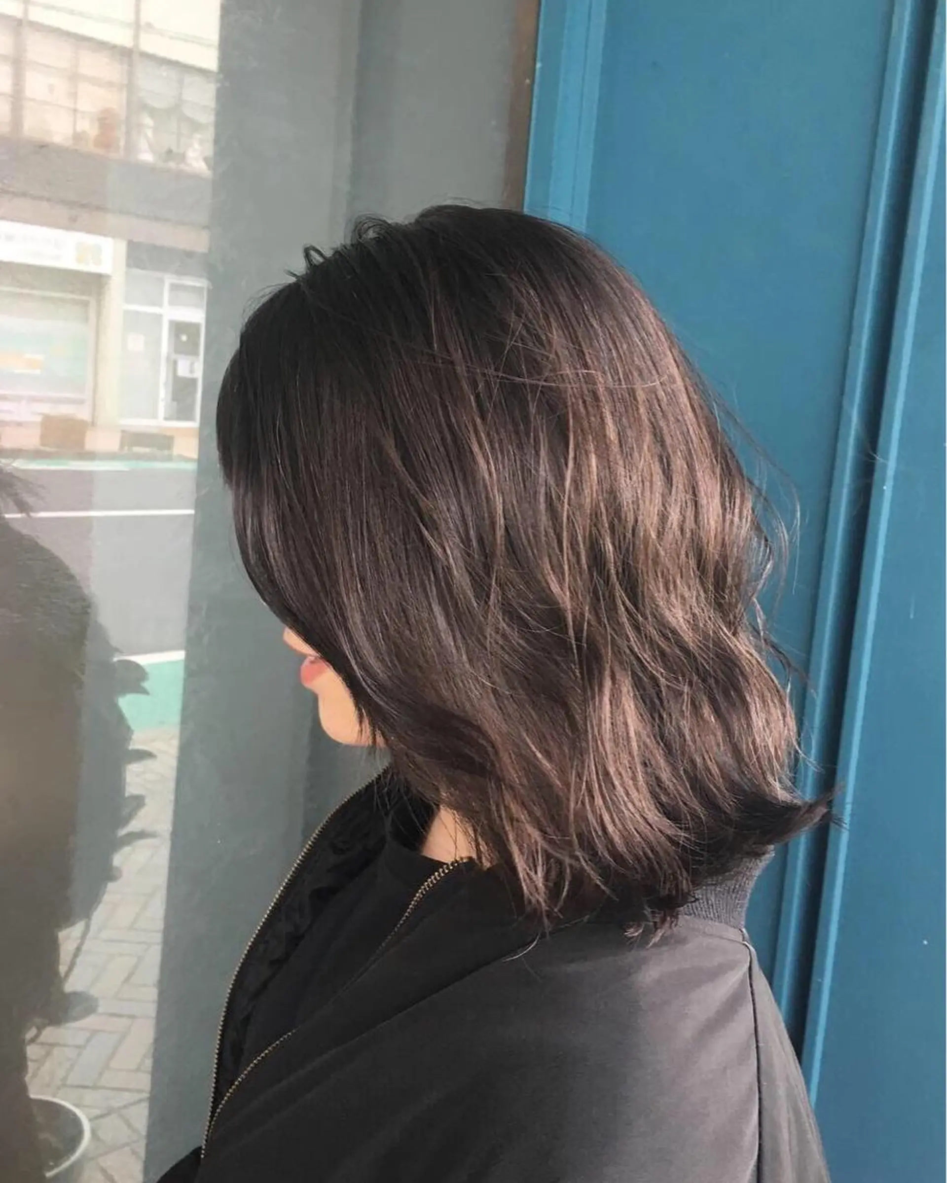 ミディアム カット ヘアカラー 佐藤 実咲のヘアスタイル