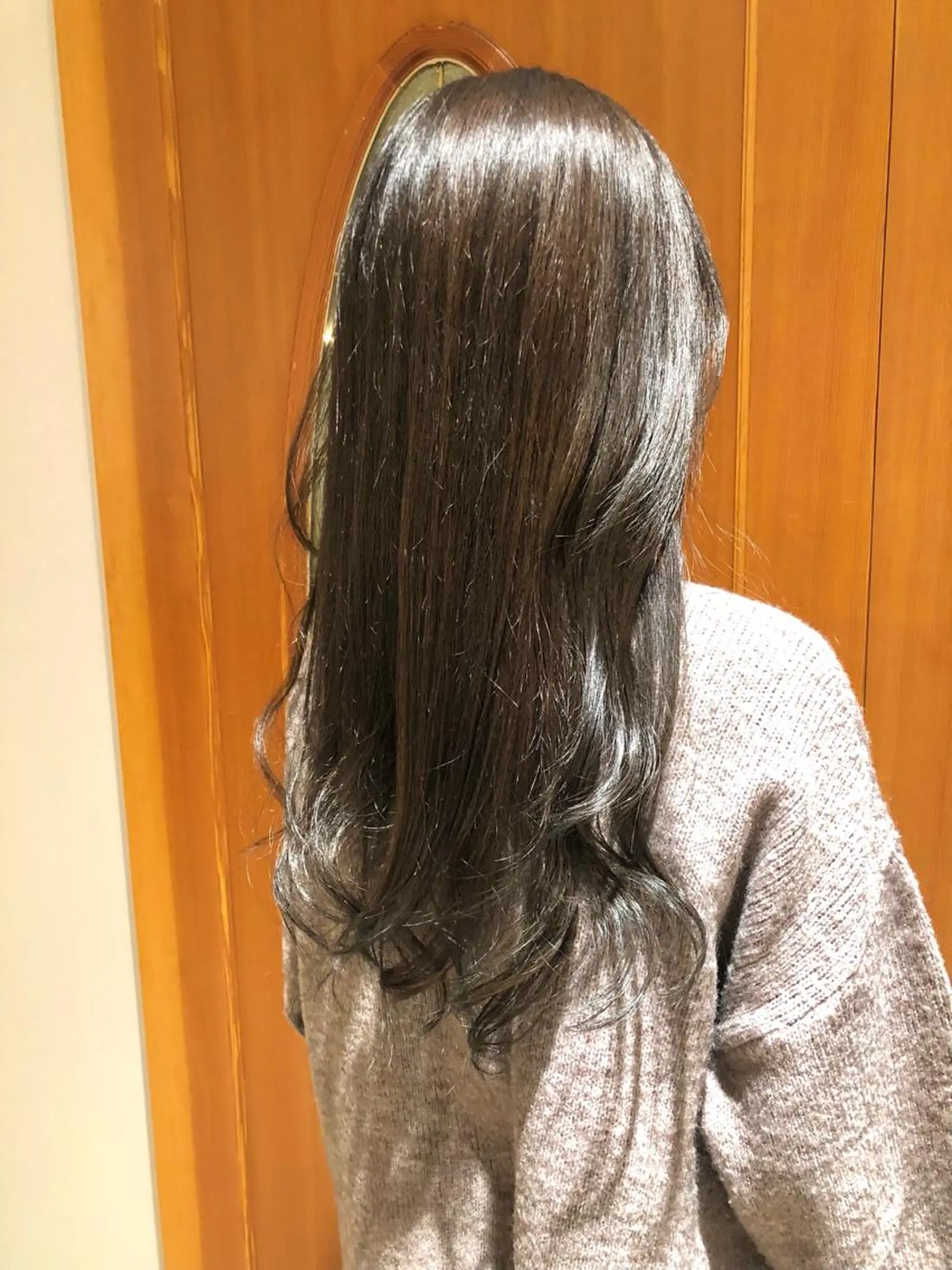 セミロング La fith hair rond 立川店所属・kyosuke. 艶カラー/ブリーチのヘアスタイル