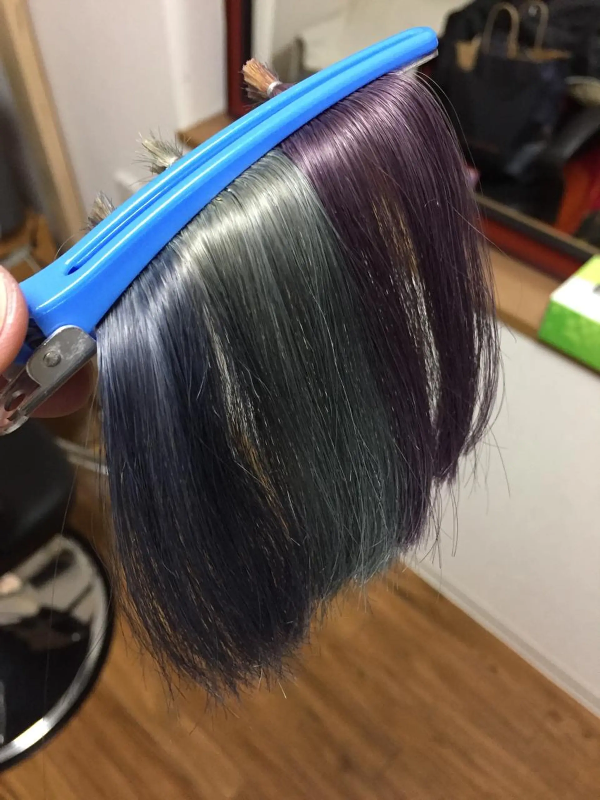 カラー ブリーチ ブルーカラー バイオレットカラー じょん 。のヘアスタイル