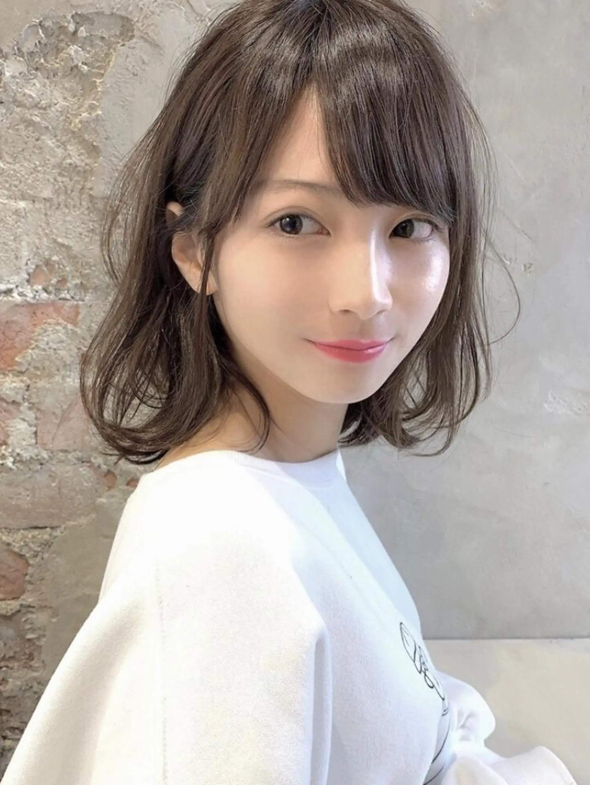 ミディアム カラー ヘアアレンジ カット ヘアカラー トリートメント 顔まわり似合わせ 久保田せなのヘアスタイル