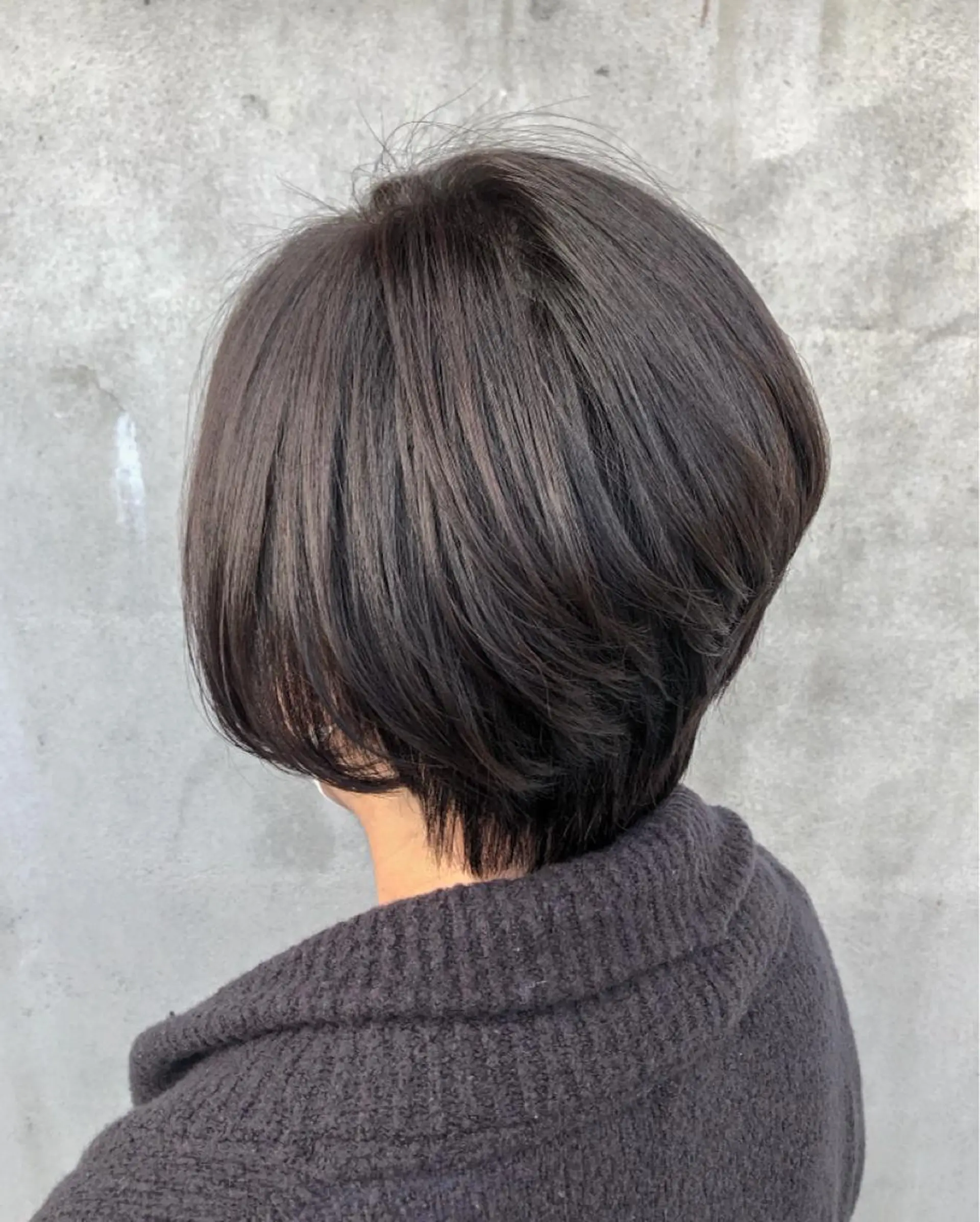 ショート カラー ショートボブ 透明感カラー ダークグレー ダークグレージュ グレージュ カット ヘアカラー NAGON STYLE  MICI所属・佐藤 美聡のヘアスタイル
