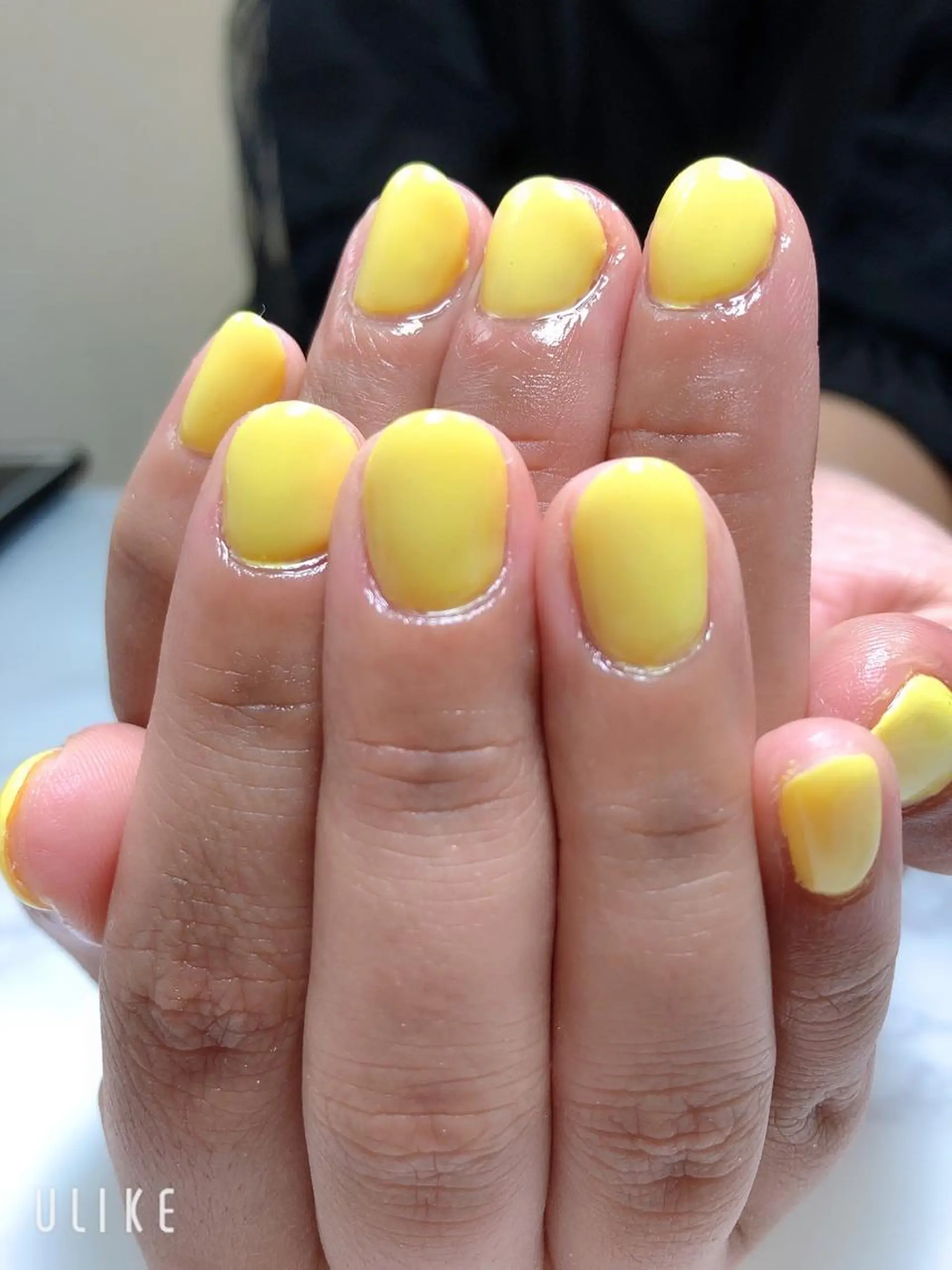 ネイル ワンカラーネイル 黄色 Nailsalon Luanaのネイルデザイン