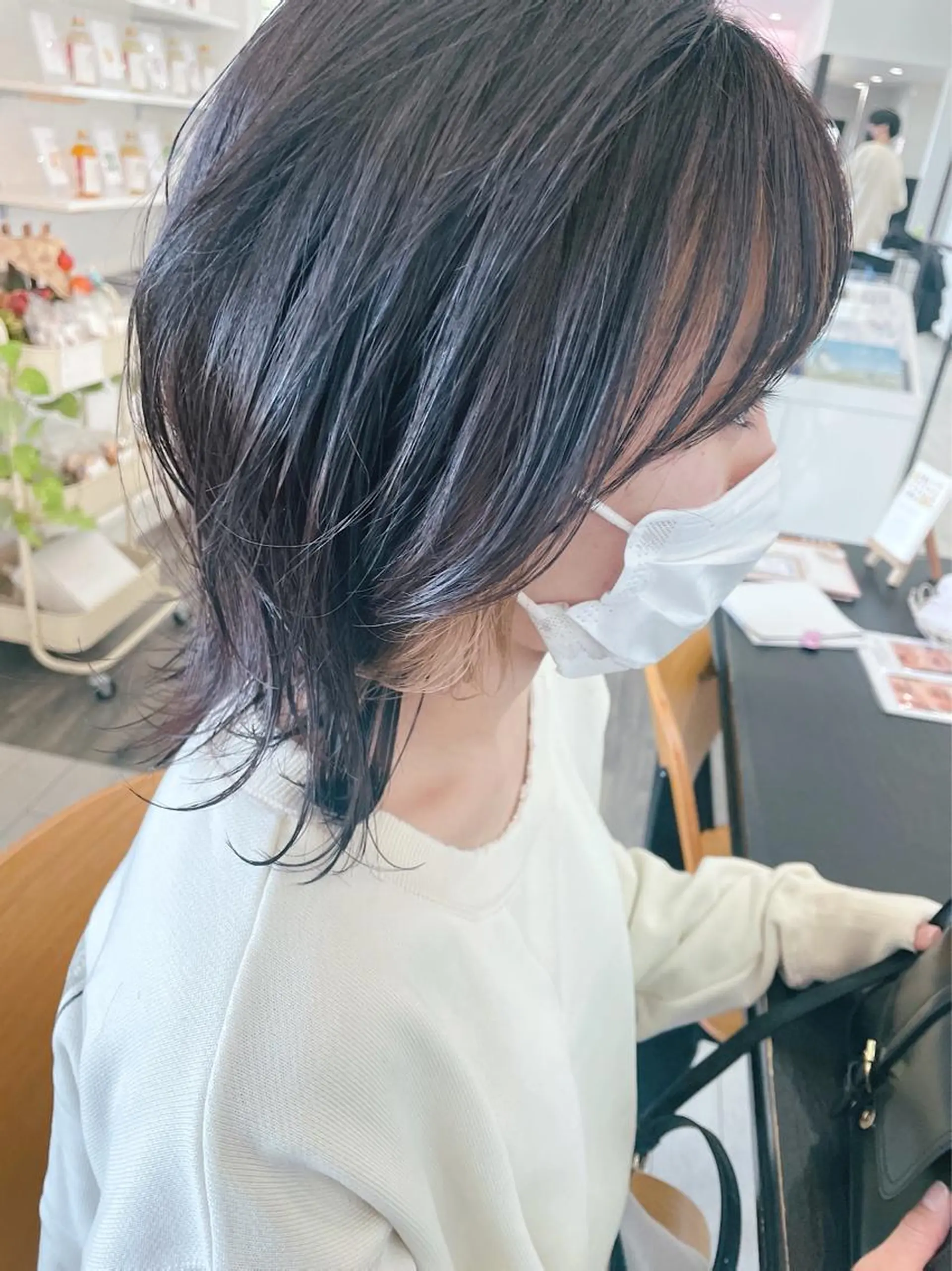 ミディアム カラー saito (8/31まで在籍)のヘアスタイル
