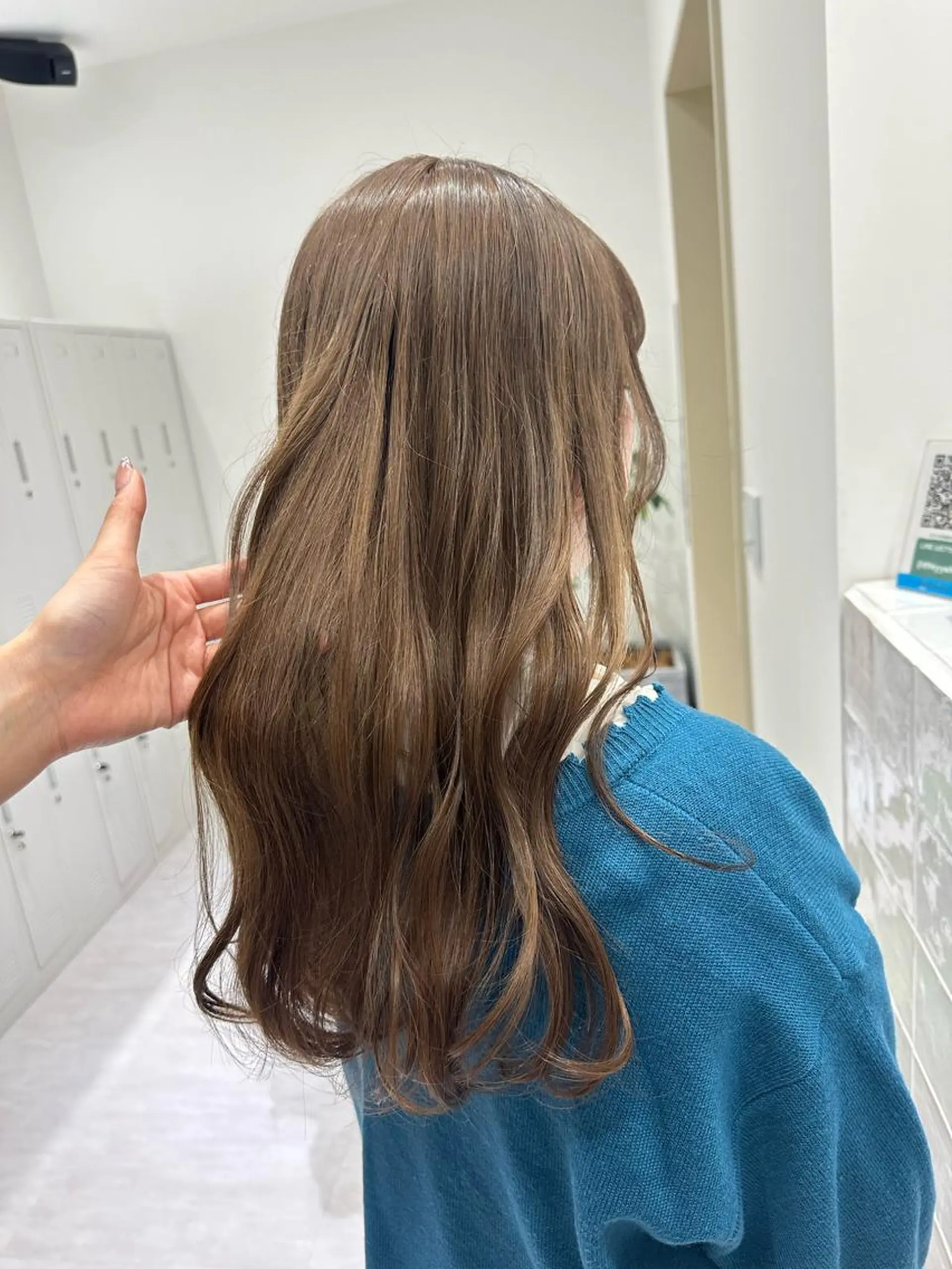 セミロング カラー アディクシーカラー ベージュカラー ブリーチ ブラウンカラー ブラウンベージュ ヘアカラー 韓国ヘア顔周りカット 艶髪ベージュtamaのヘアスタイル