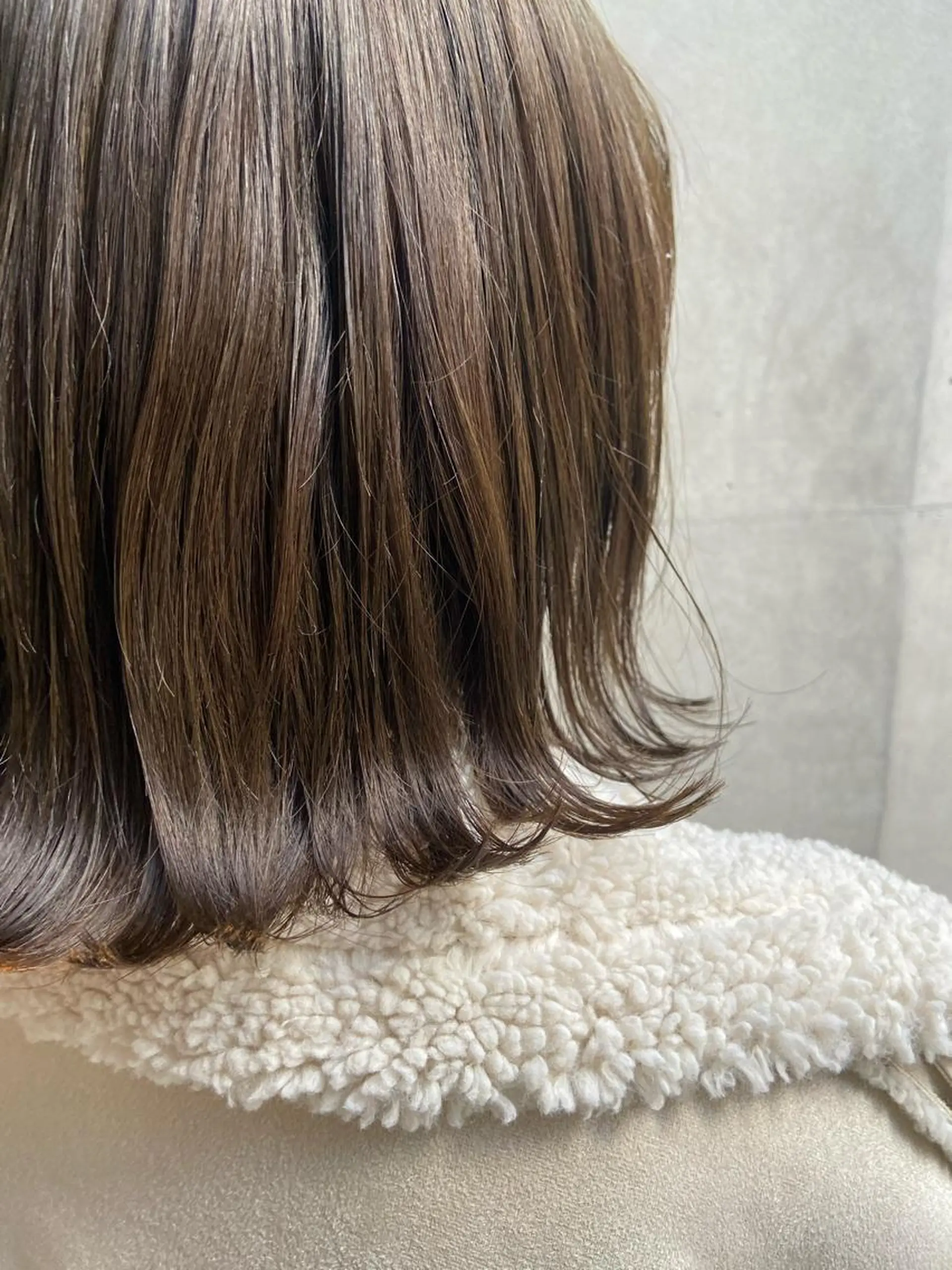 ショート なつめ🐶ショート ベージュカラーのヘアスタイル