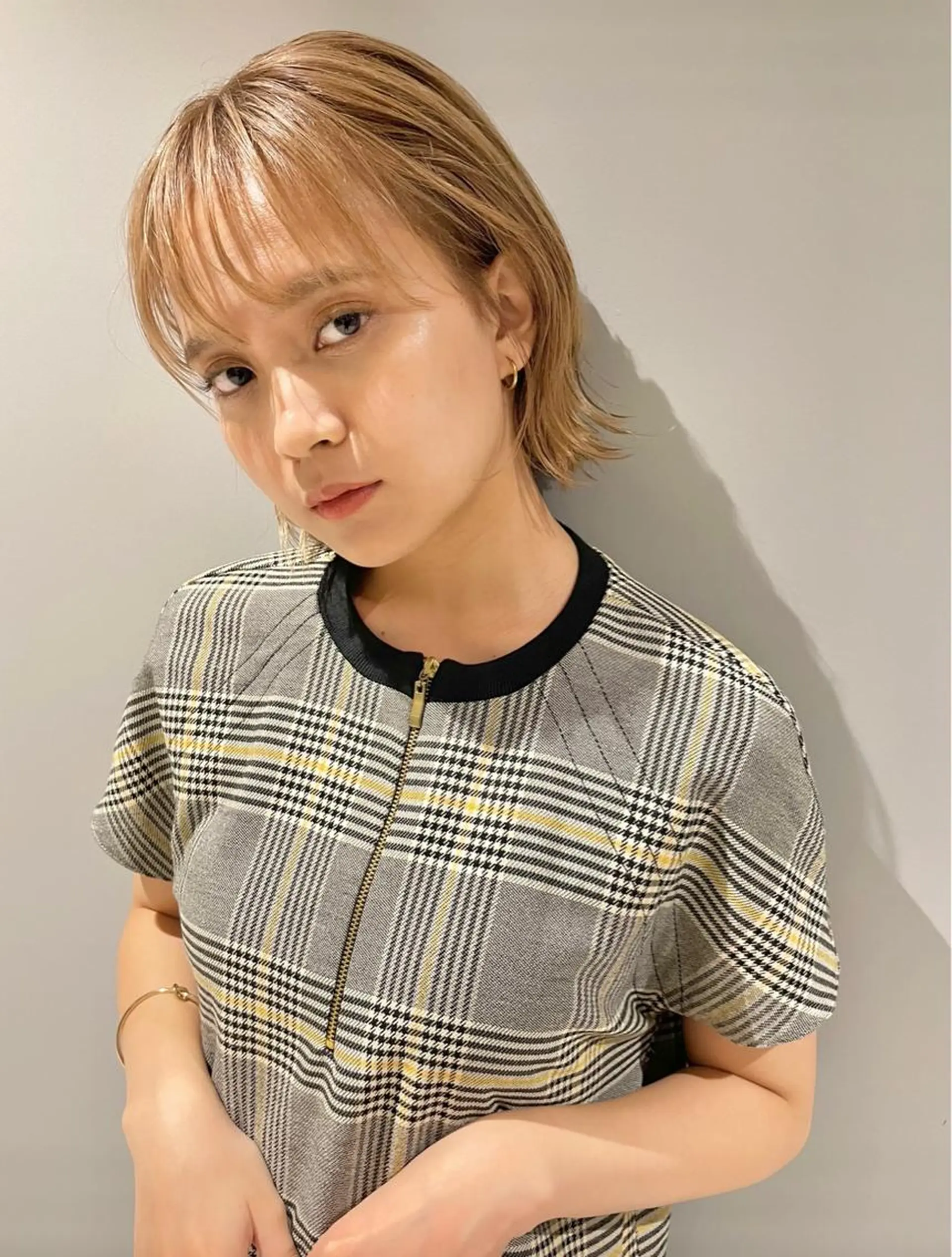 ミディアム カット ヘアカラー トリートメント 【20代ダメージ毛に 髪質改善】のヘアスタイル