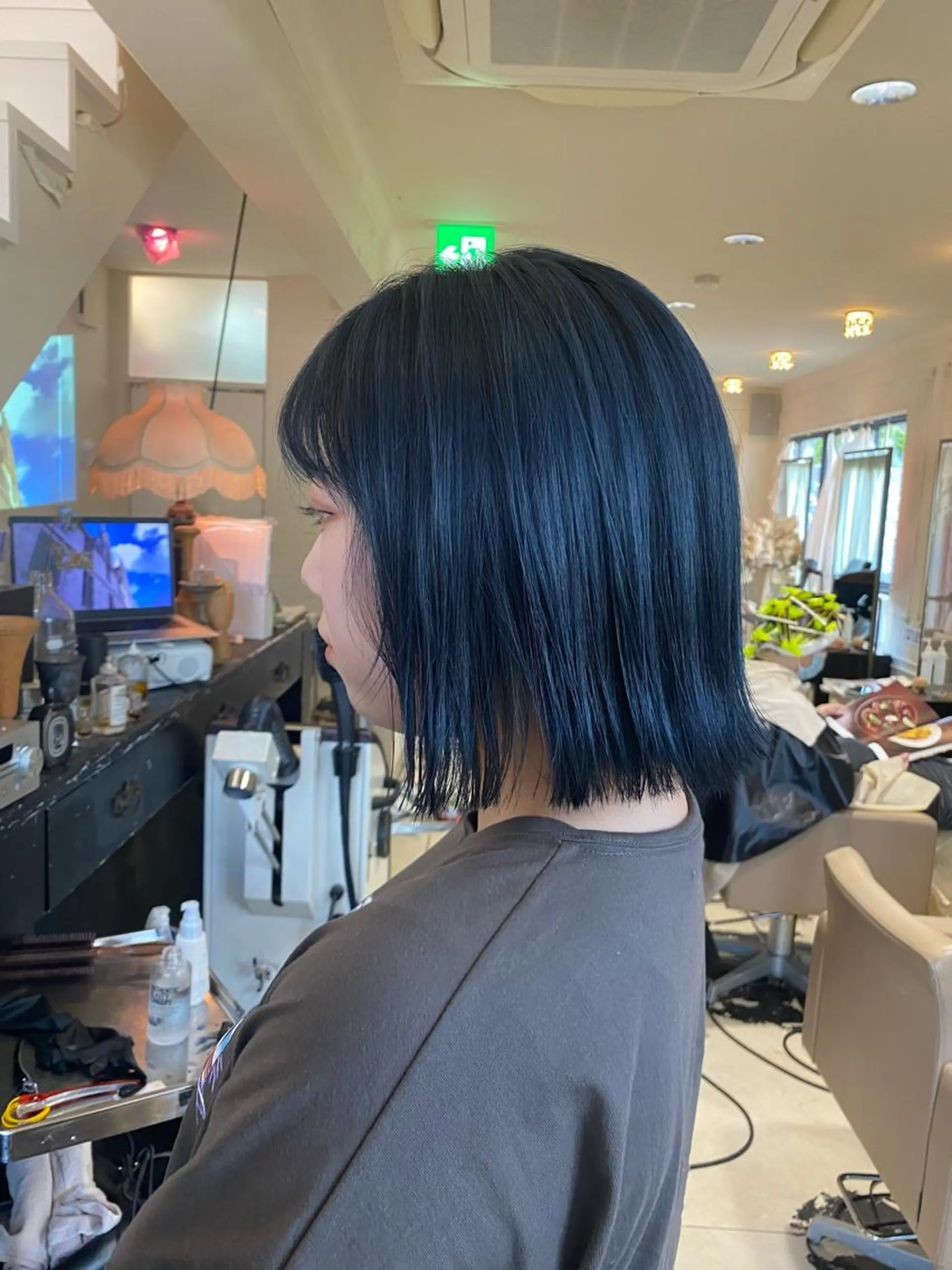 ショート カラー ブルーカラー カット ヘアカラー 鈴木 漱一郎のヘアスタイル