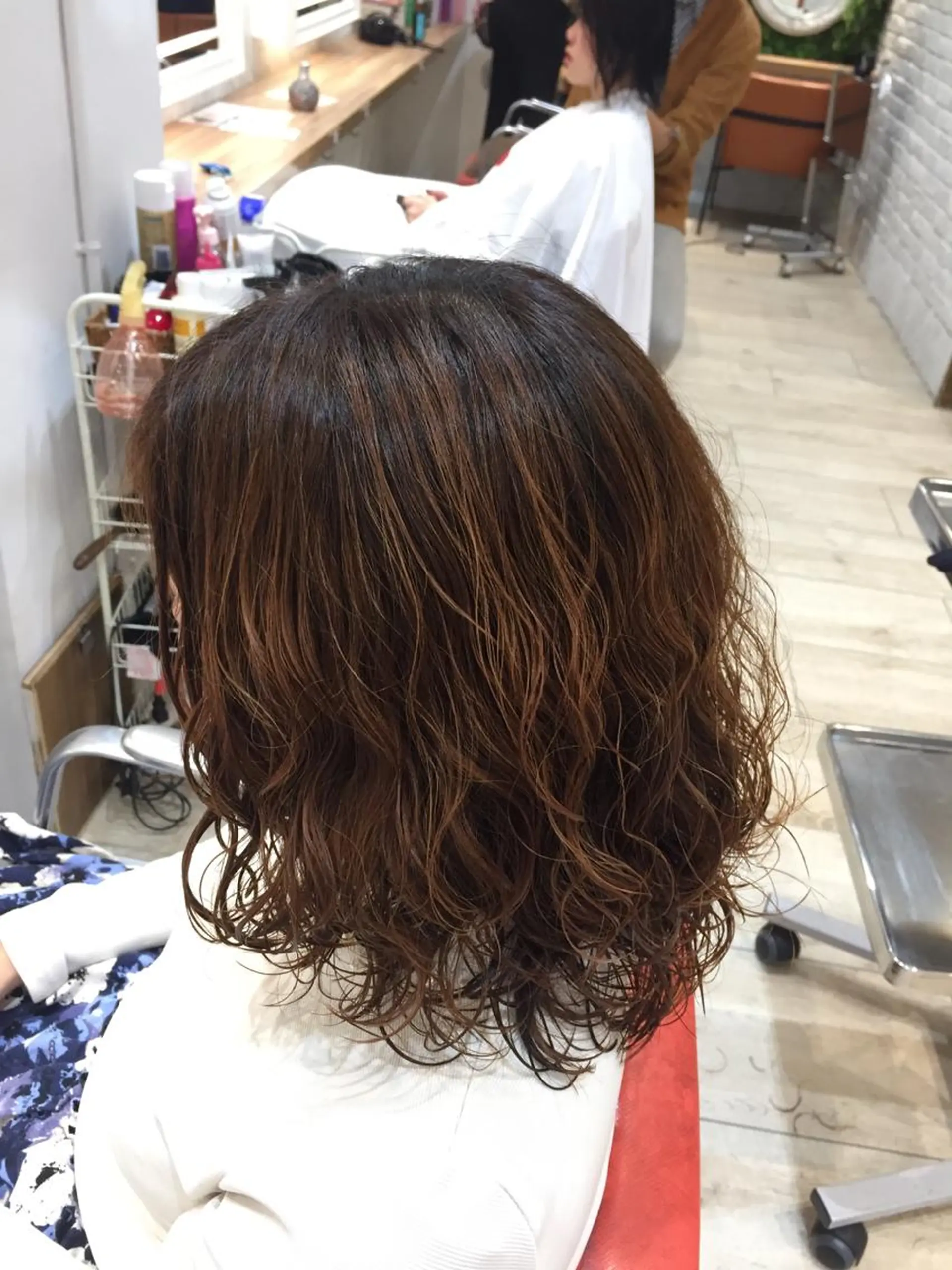 ミディアム パーマ 吉岡 三四朗のヘアスタイル
