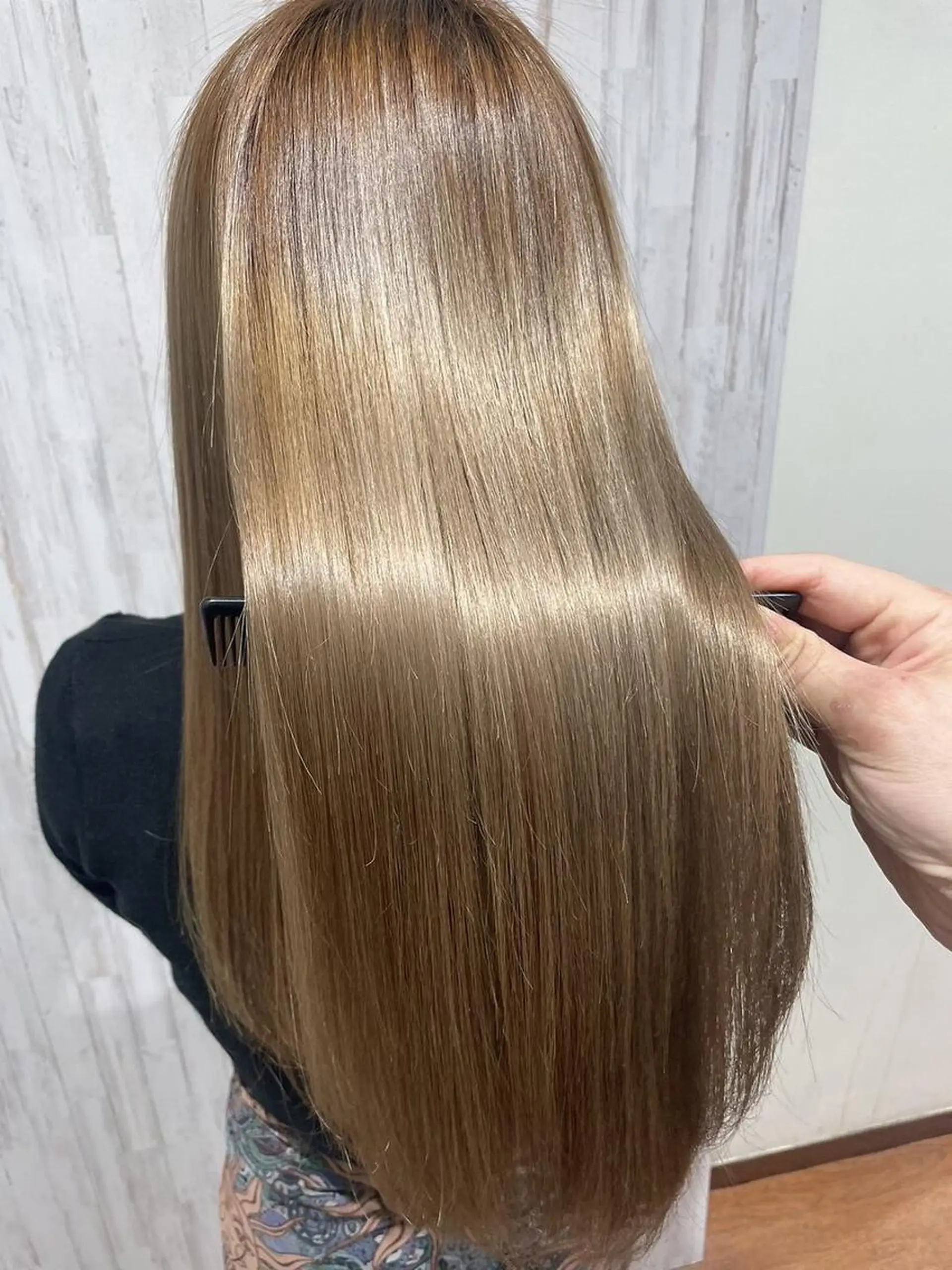 ロング ルシードスタイル REVEのヘアスタイル