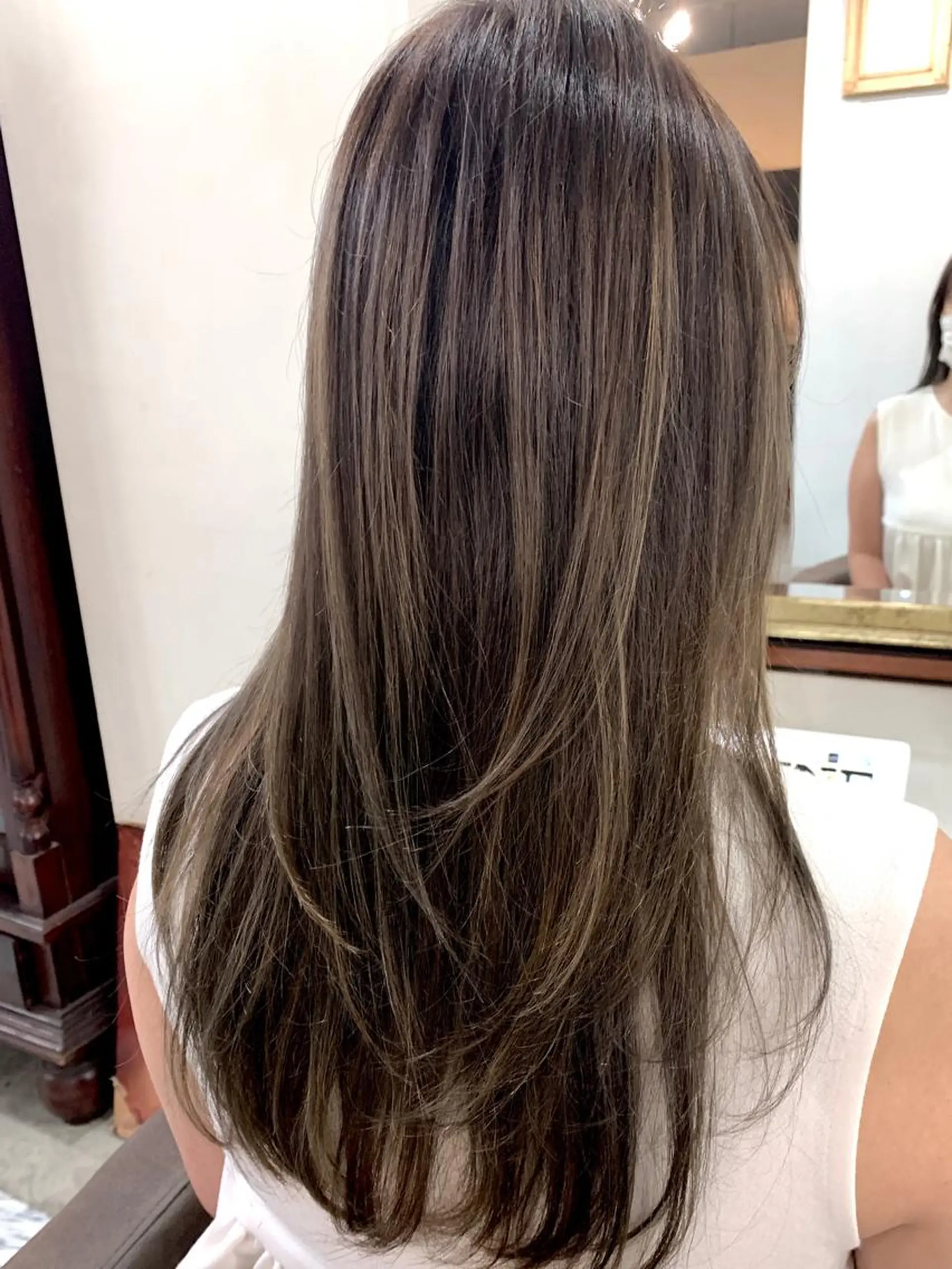 セミロング レイヤーカット エクステ（レミー毛） NINEのヘアスタイル