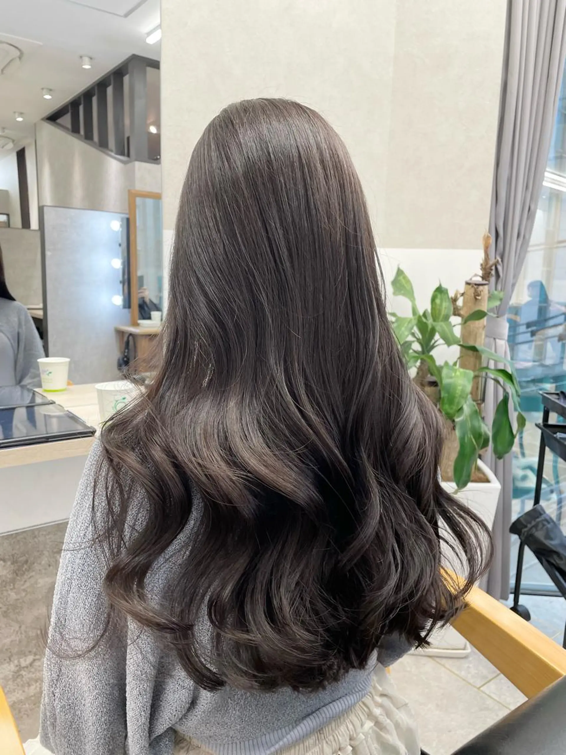 ロング カラー グレージュ ヘアカラー GISEL TAKUYAのヘアスタイル