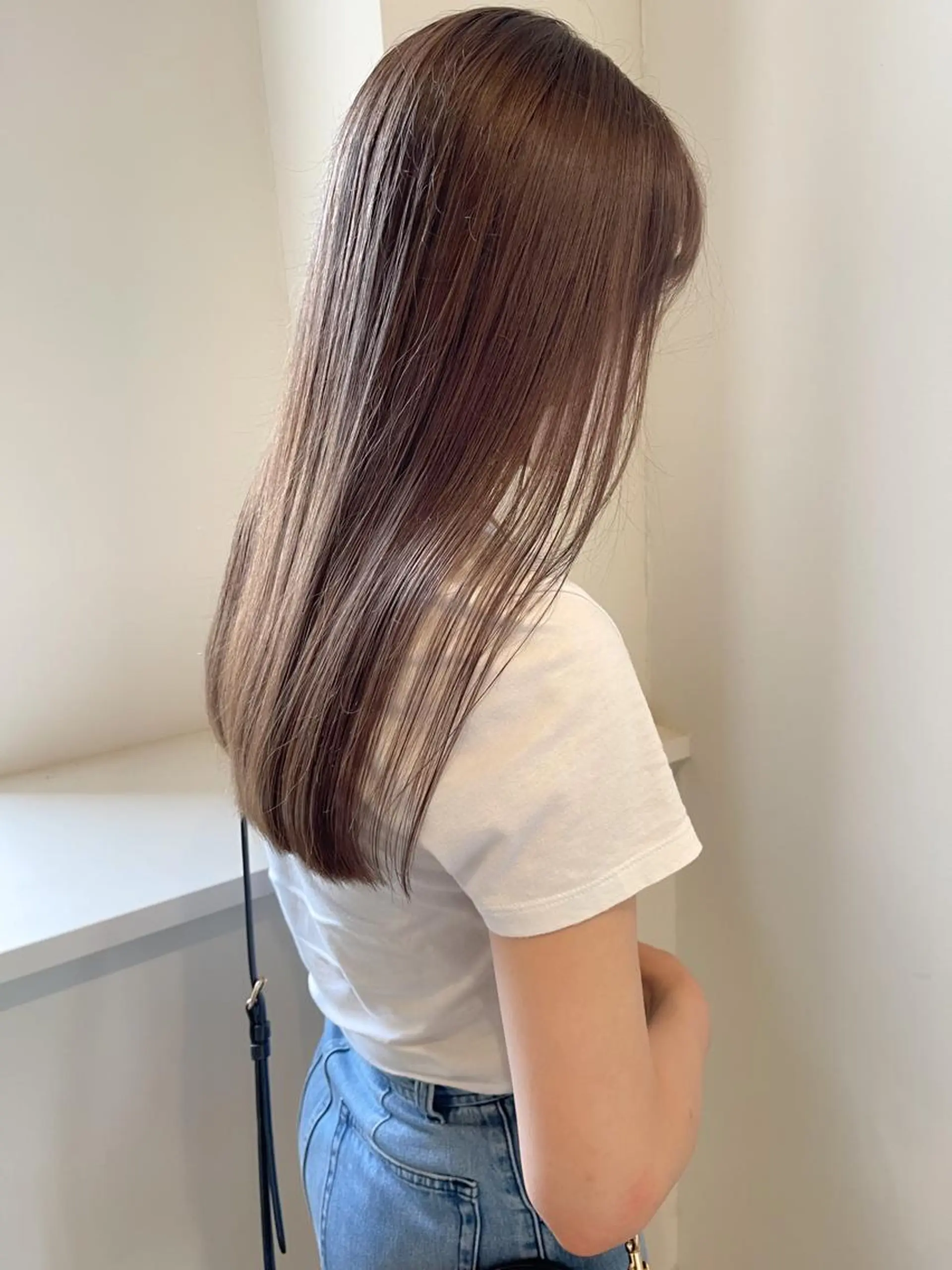 ロング カラー ブラウンカラー 縮毛矯正 Maison所属・清水 亮太／赤み消しカラーのヘアスタイル