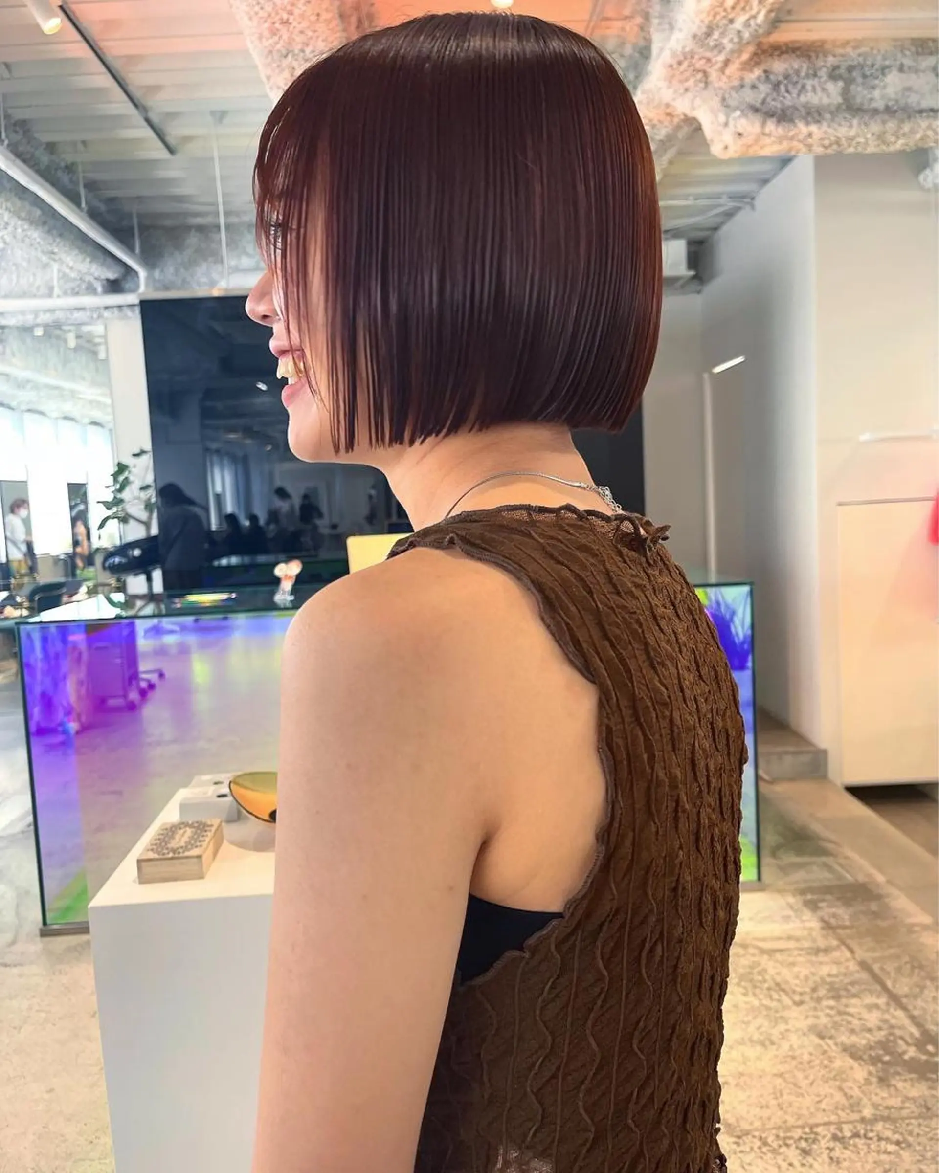 ショート oma　袮次金 鈴香のヘアスタイル