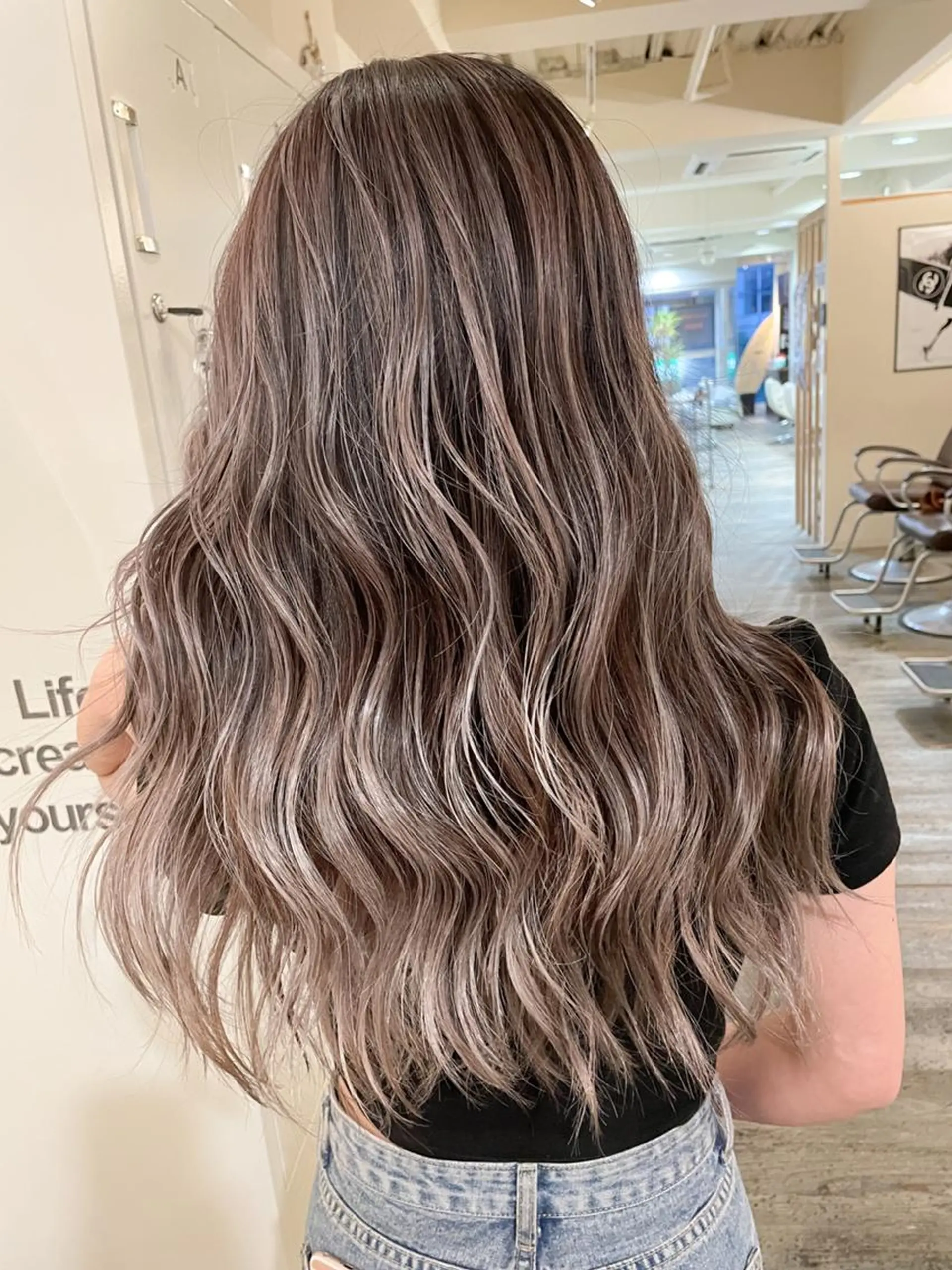 セミロング カラー バレイヤージュ ベージュカラー グレージュ ハイライトカラー ハイライト ヘアカラー トリートメント WONK. ウォンク 心斎橋のヘアスタイル