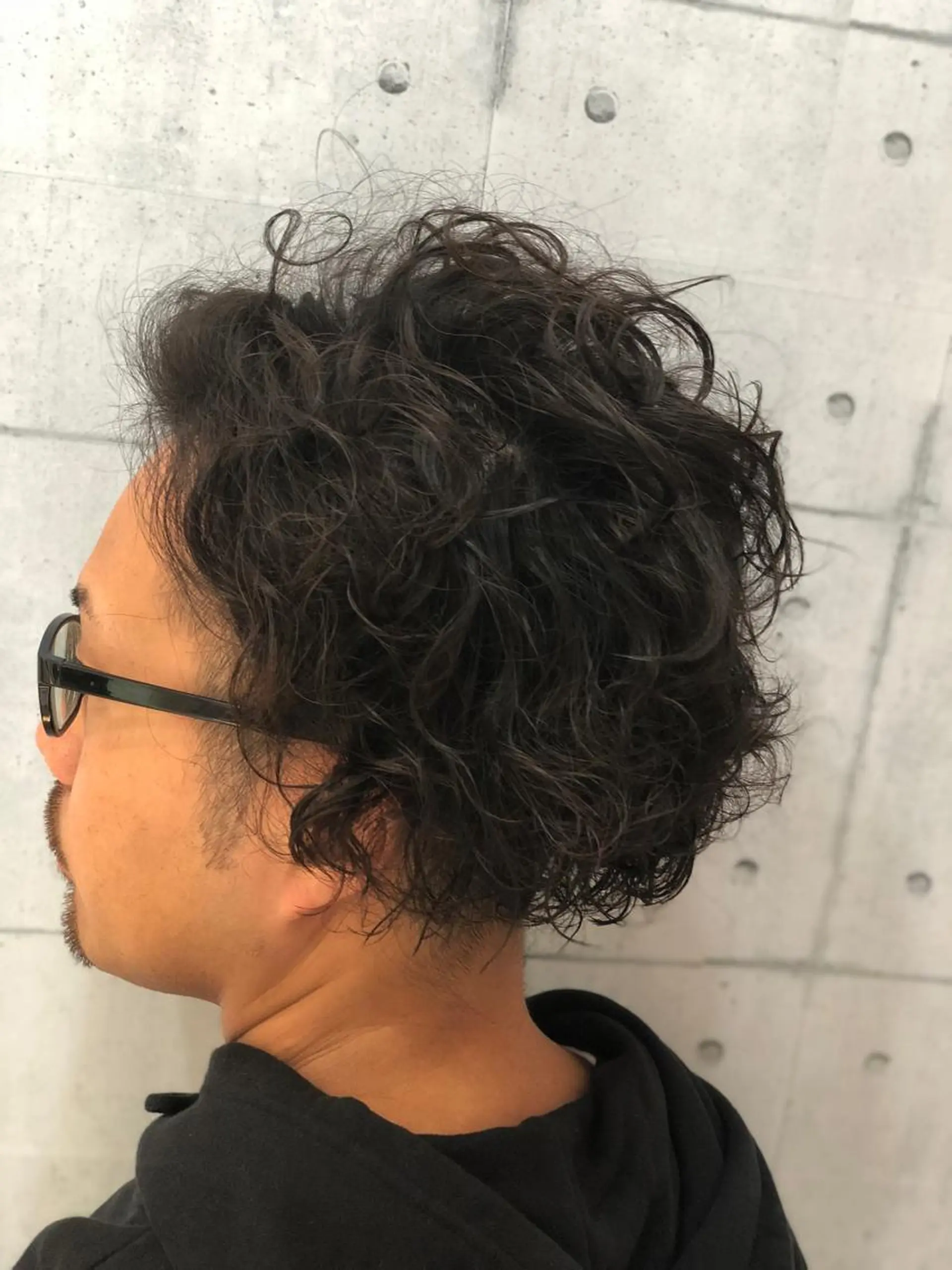 ミディアム メンズ ミディアムパーマ メンズパーマ 北脇 健治のヘアスタイル