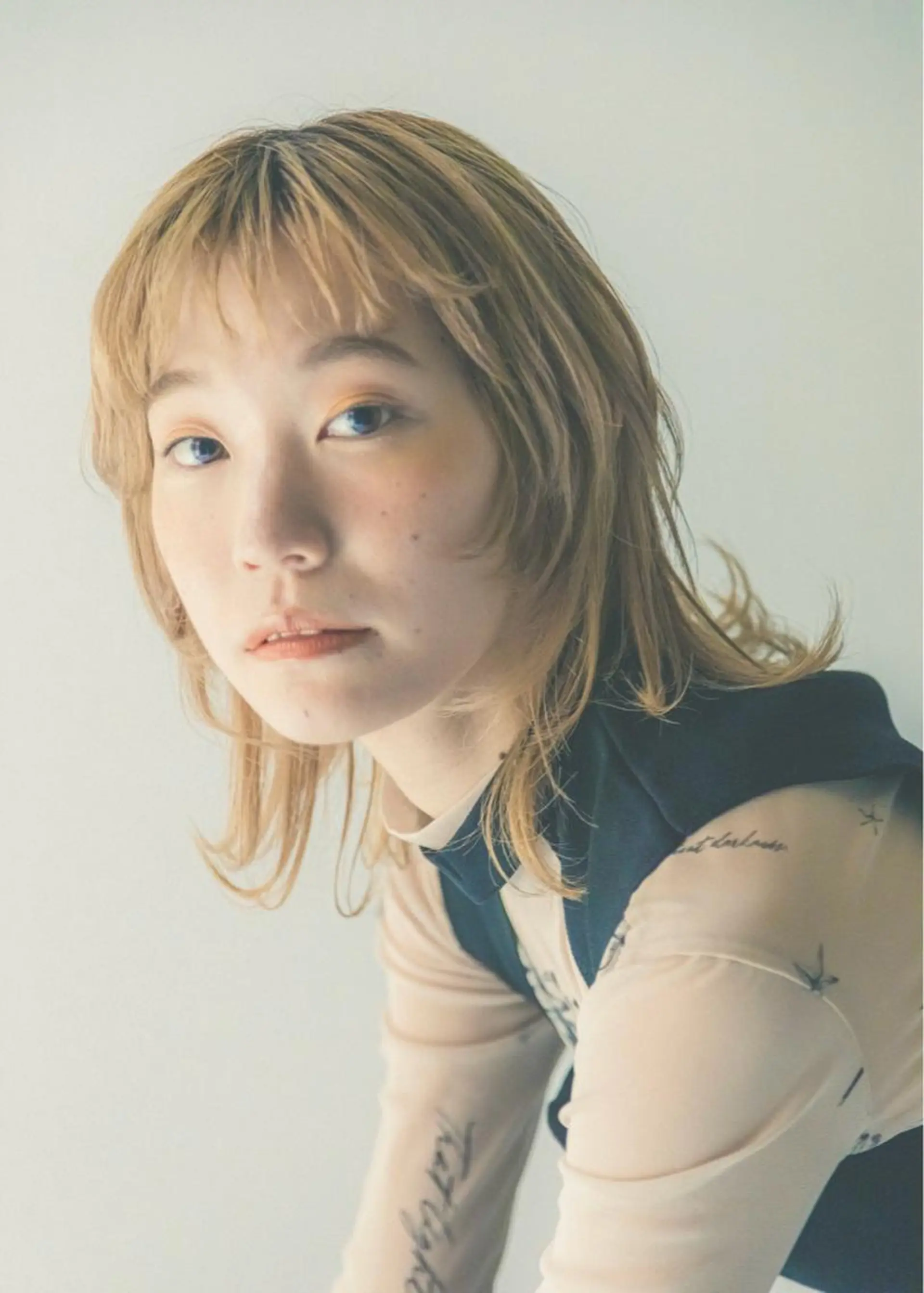 セミロング ヘアカラー アダチ コウスケのヘアスタイル