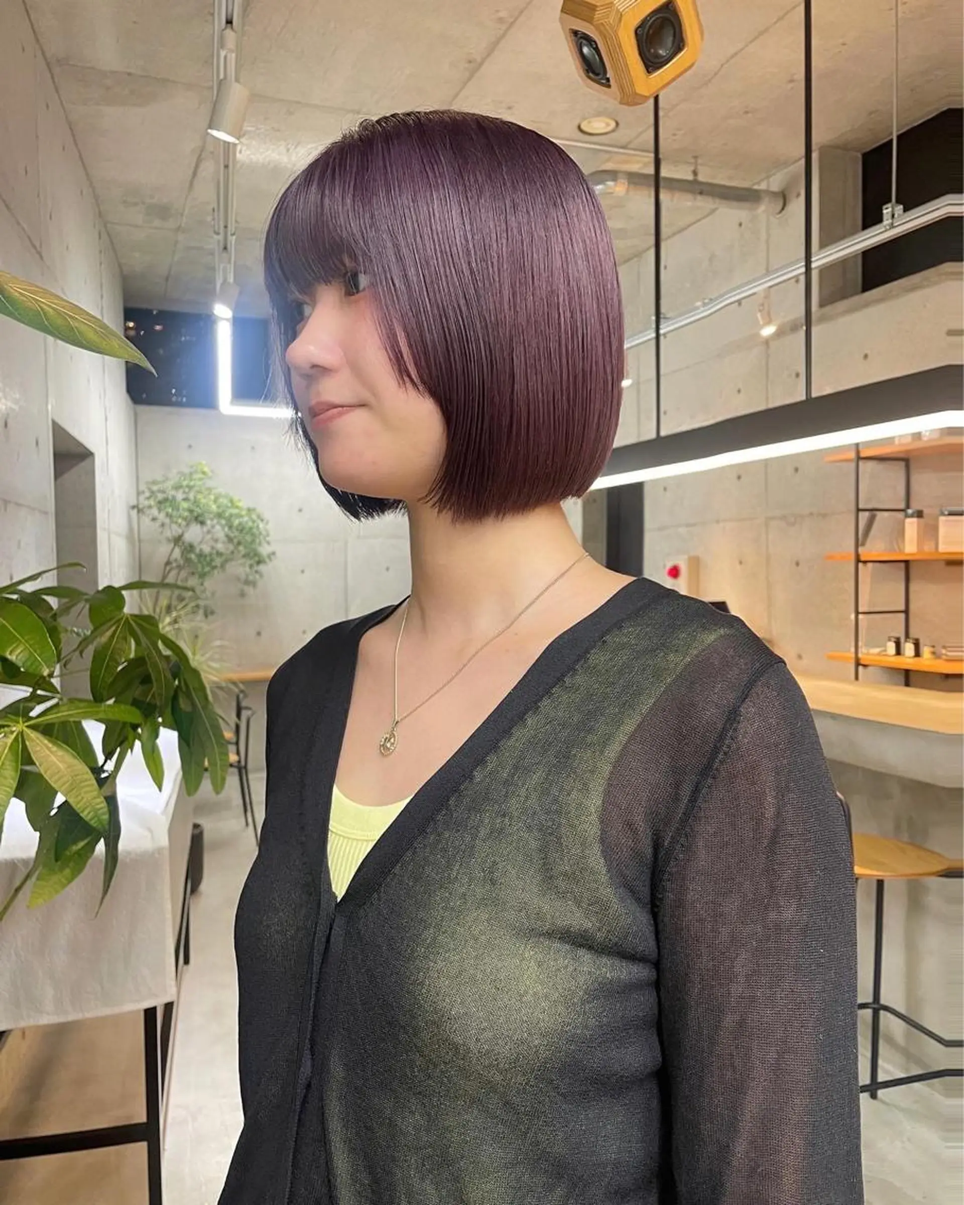 ショート ヘアカラー son hair所属・浅田 葉/上品な艶カラーのヘアスタイル